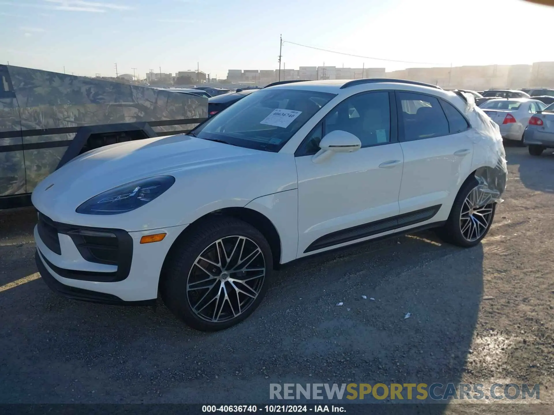 2 fotografías del automóvil dañado WP1AA2A53RLB07545 PORSCHE MACAN 2024