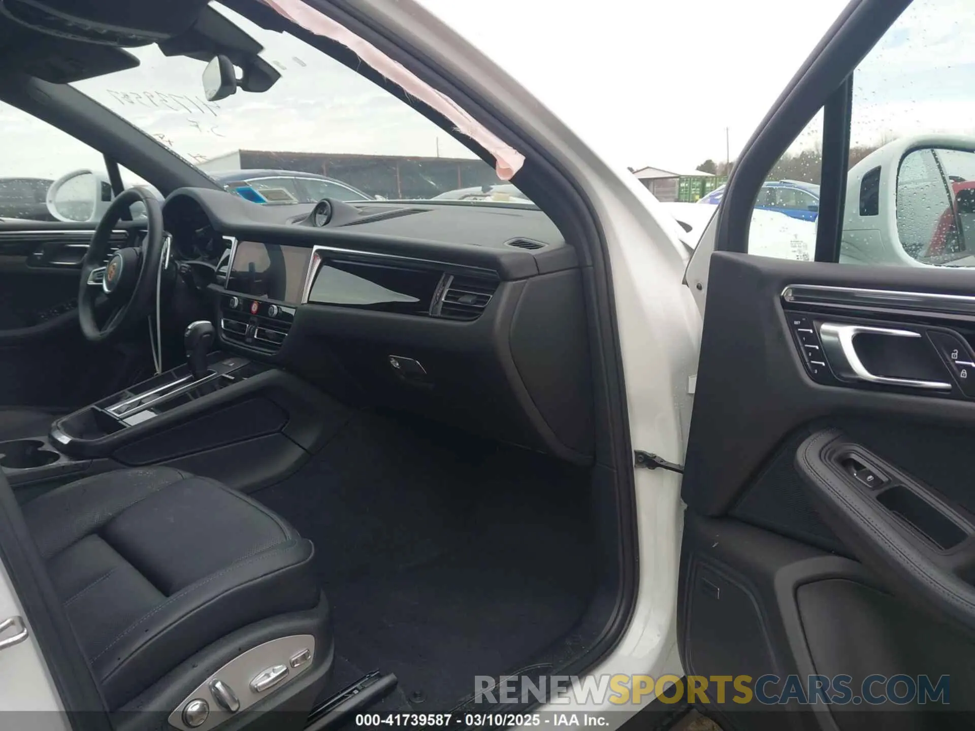 5 fotografías del automóvil dañado WP1AA2A55RLB20040 PORSCHE MACAN 2024