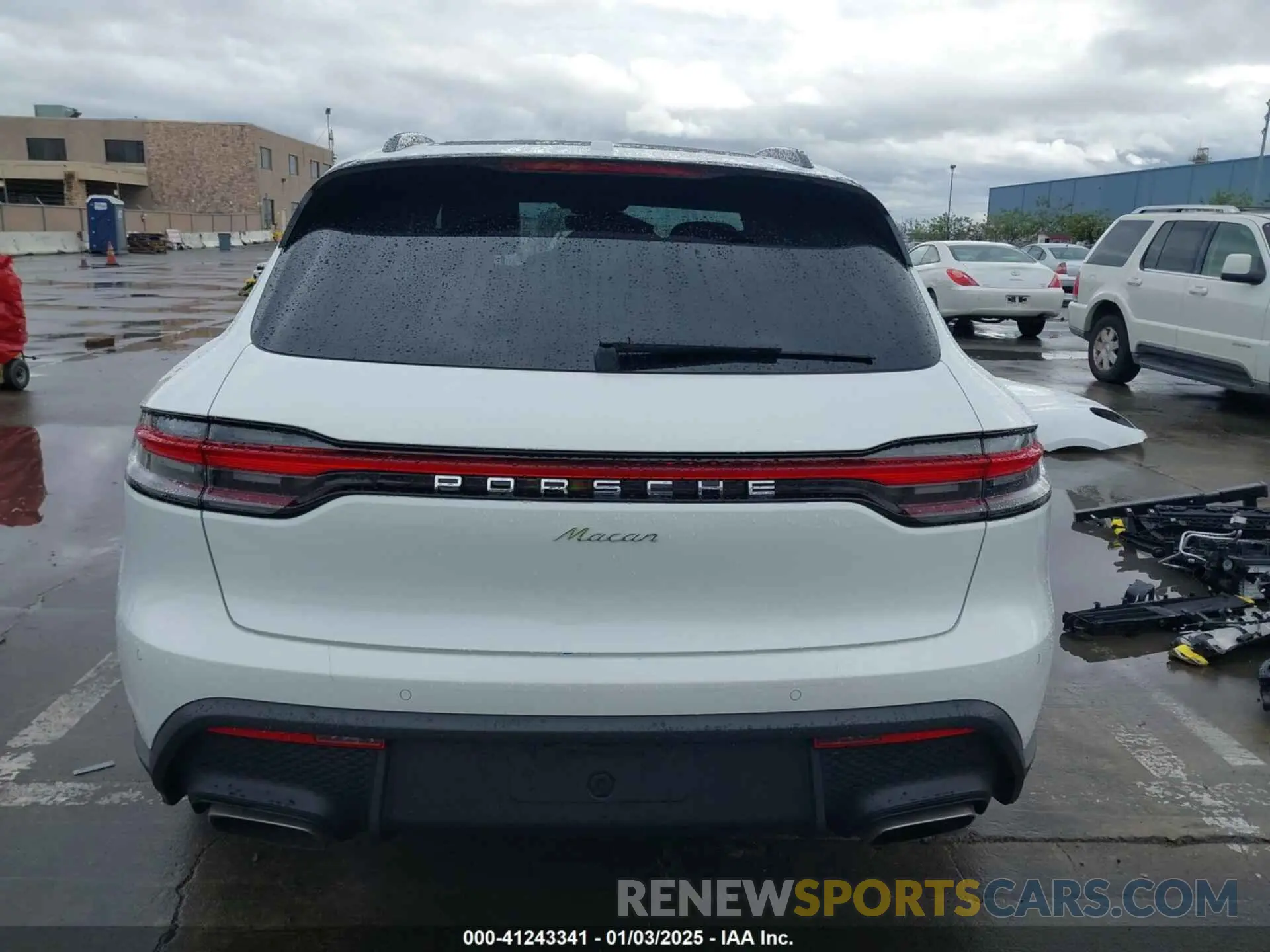 17 fotografías del automóvil dañado WP1AA2A57RLB12571 PORSCHE MACAN 2024