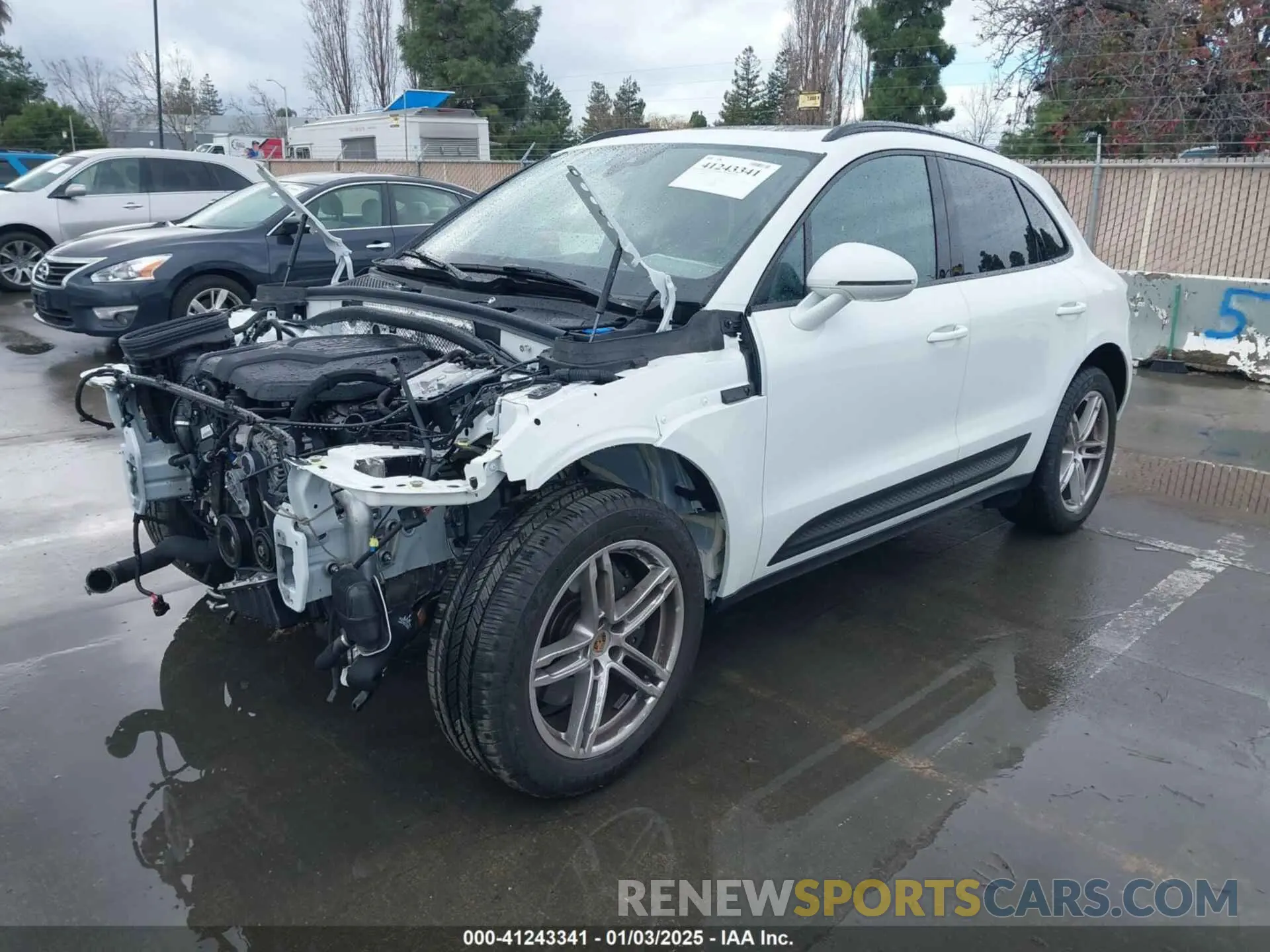 2 fotografías del automóvil dañado WP1AA2A57RLB12571 PORSCHE MACAN 2024