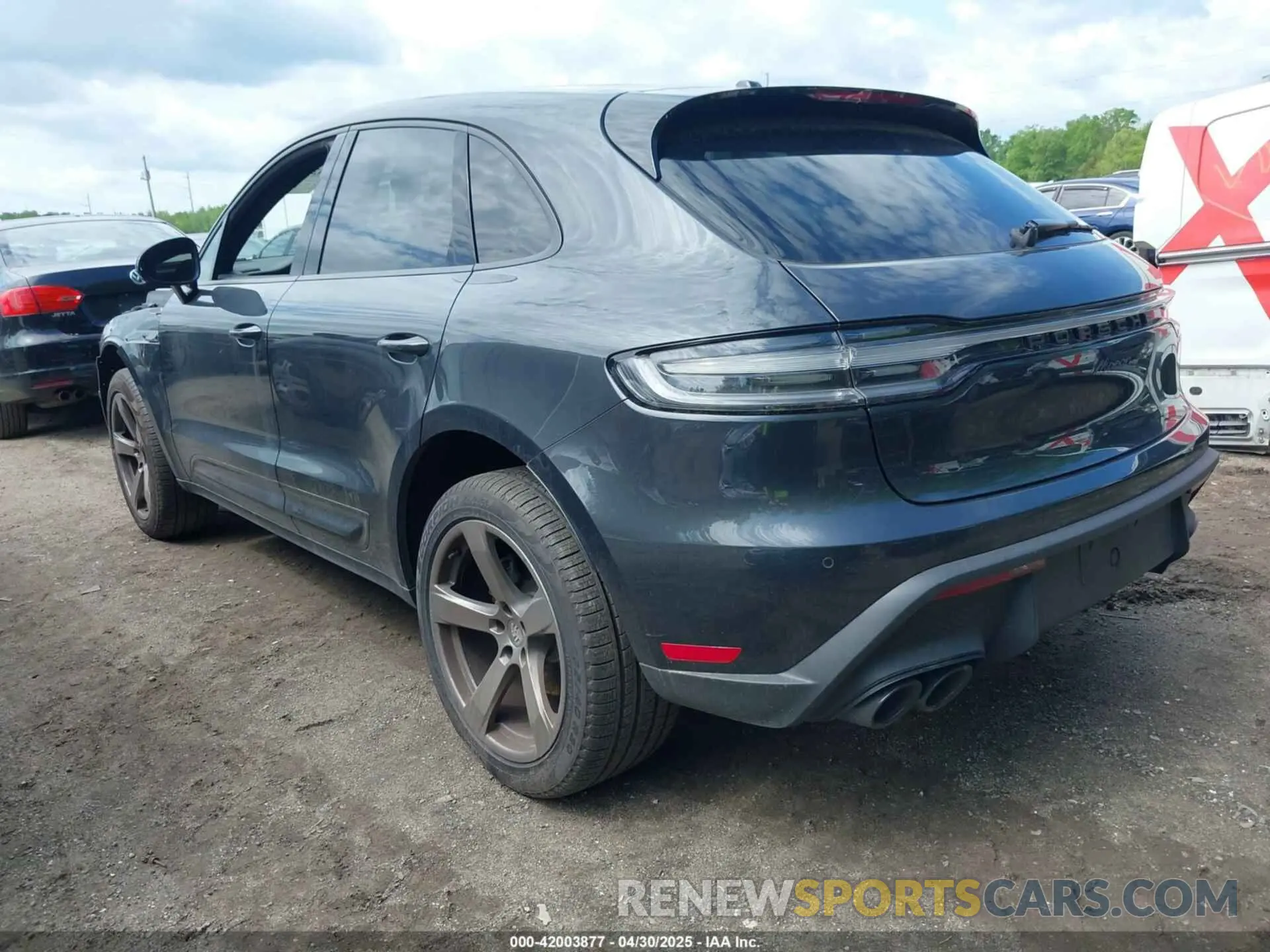 3 fotografías del automóvil dañado WP1AA2A5XRLB18610 PORSCHE MACAN 2024