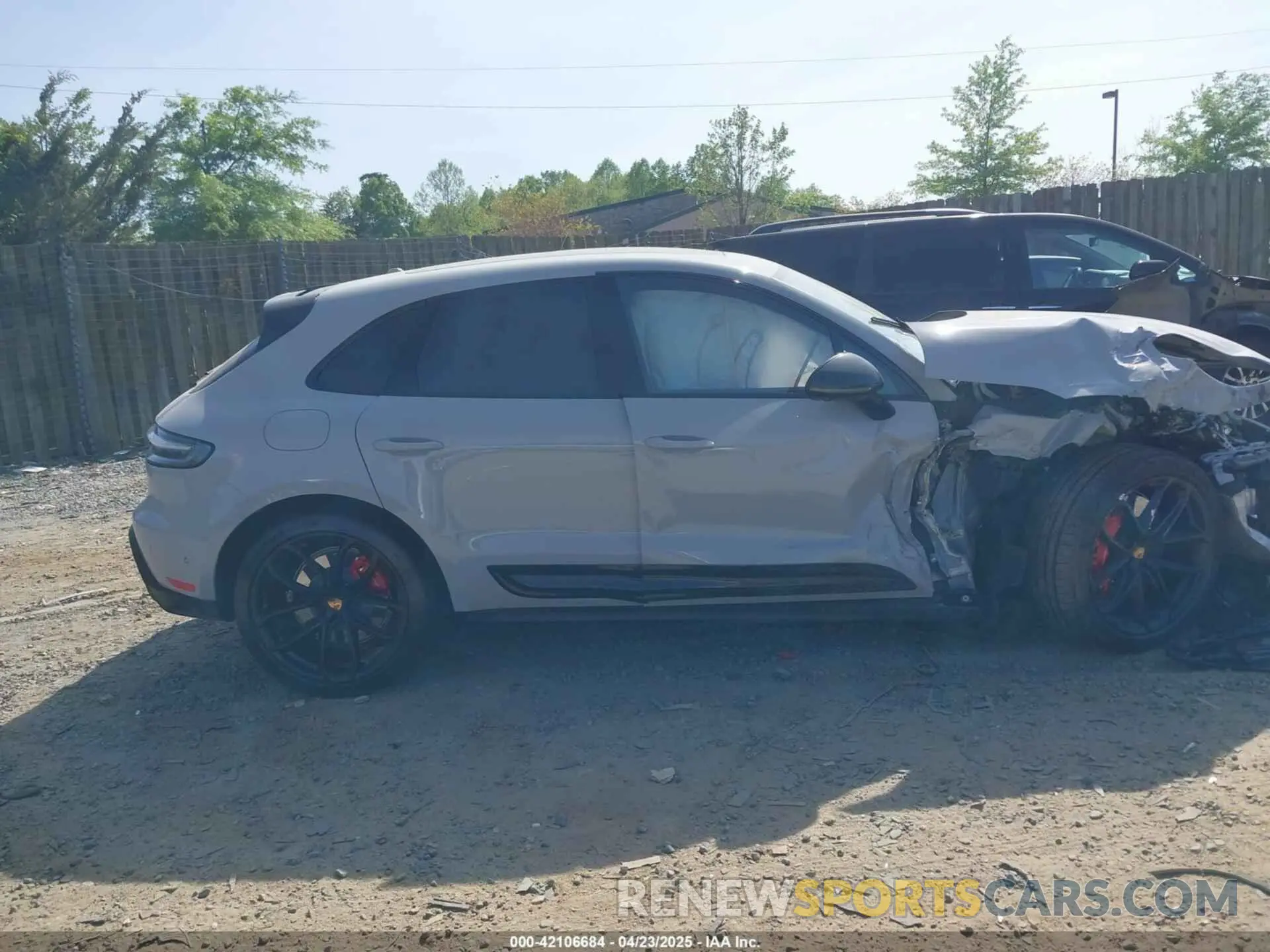 13 fotografías del automóvil dañado WP1AF2A5XRLB57439 PORSCHE MACAN 2024
