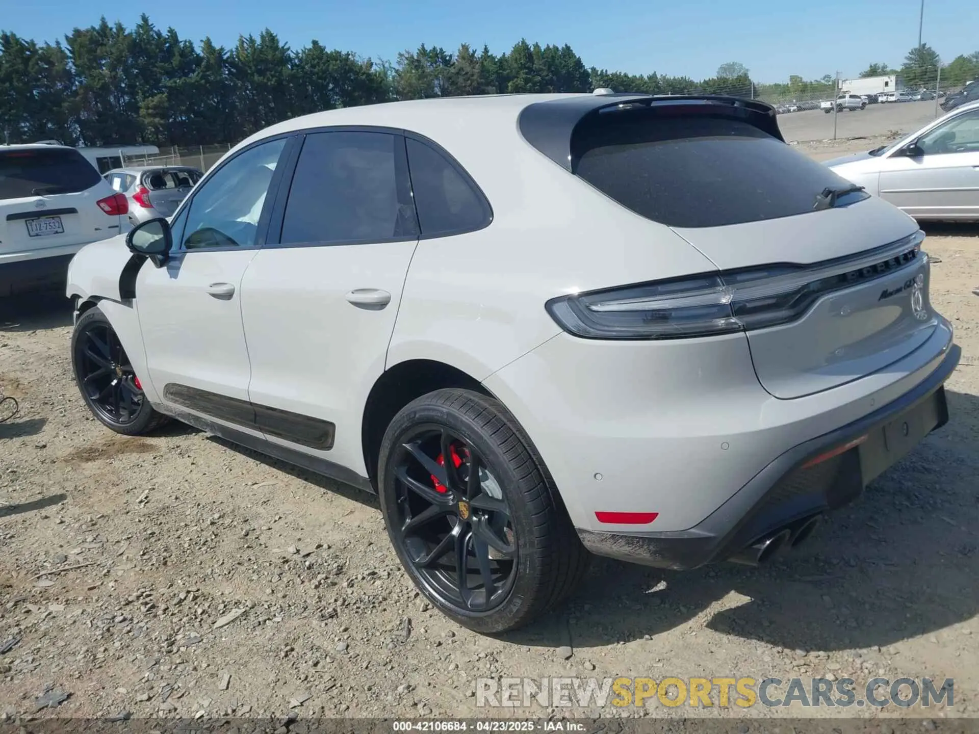 3 fotografías del automóvil dañado WP1AF2A5XRLB57439 PORSCHE MACAN 2024