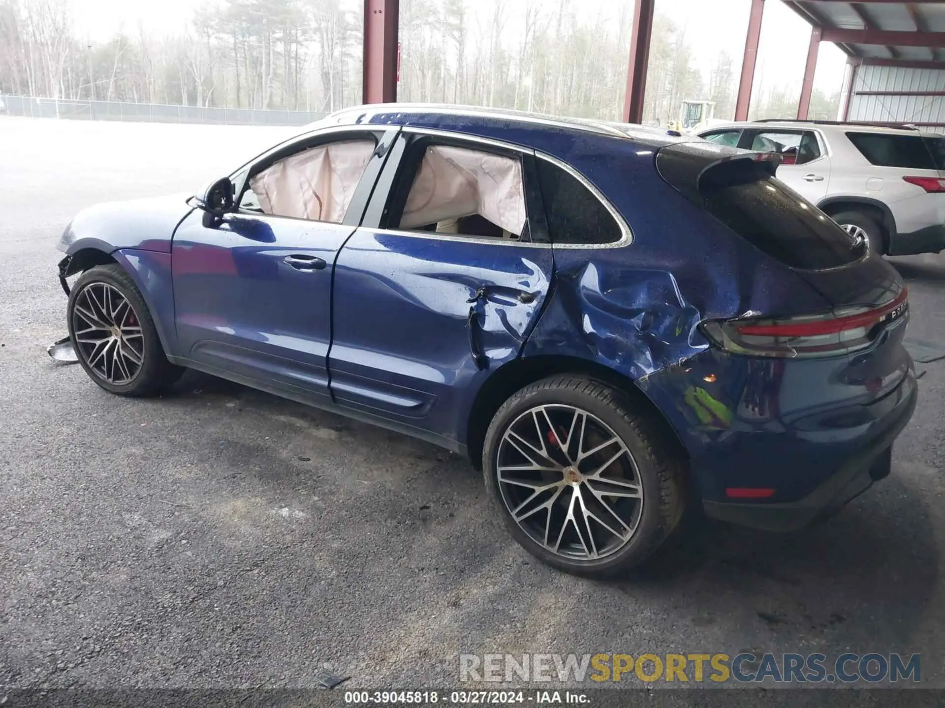 3 fotografías del automóvil dañado WP1AG2A51RLB35035 PORSCHE MACAN 2024