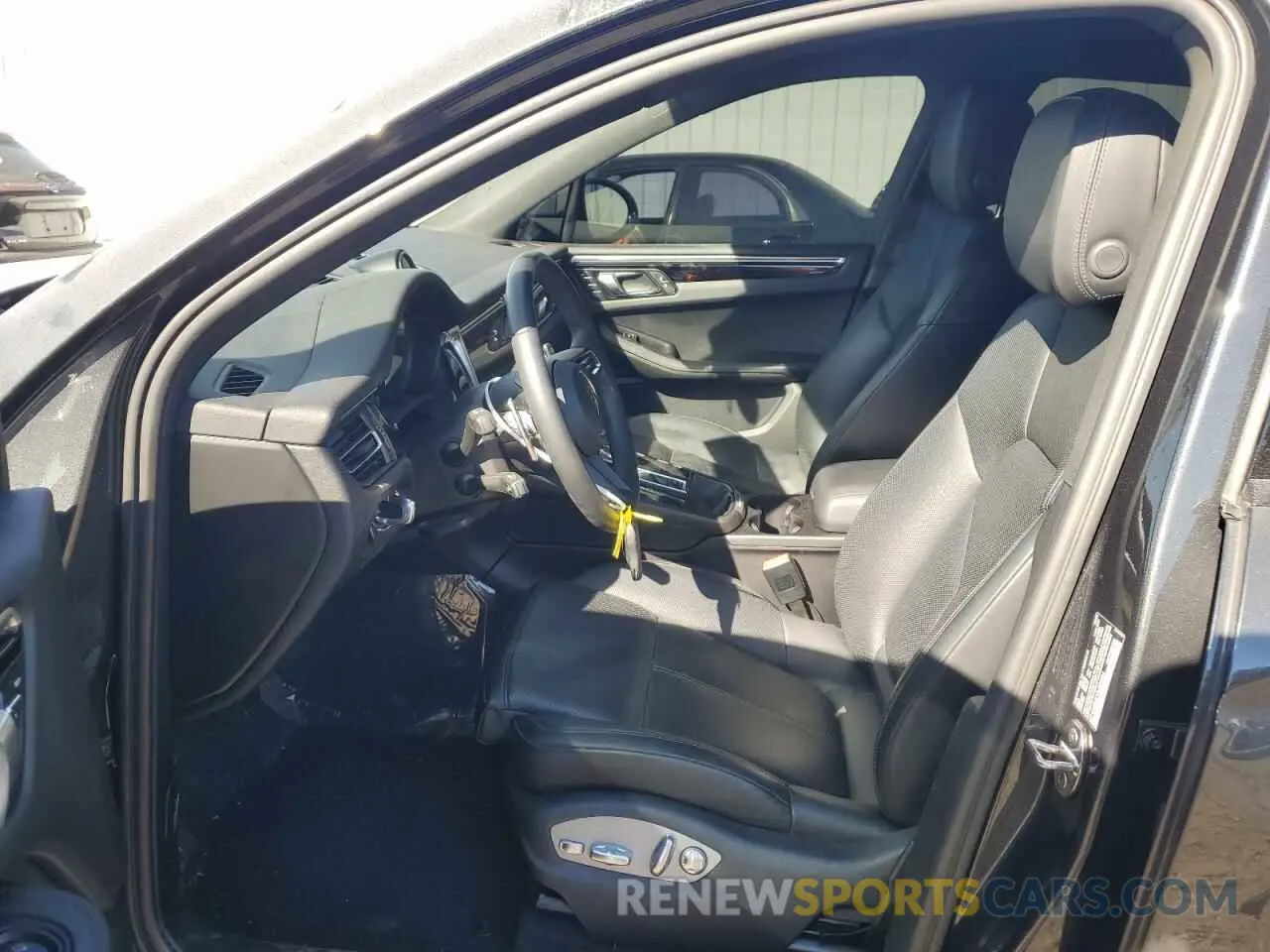 7 fotografías del automóvil dañado WP1AG2A51RLB36864 PORSCHE MACAN 2024