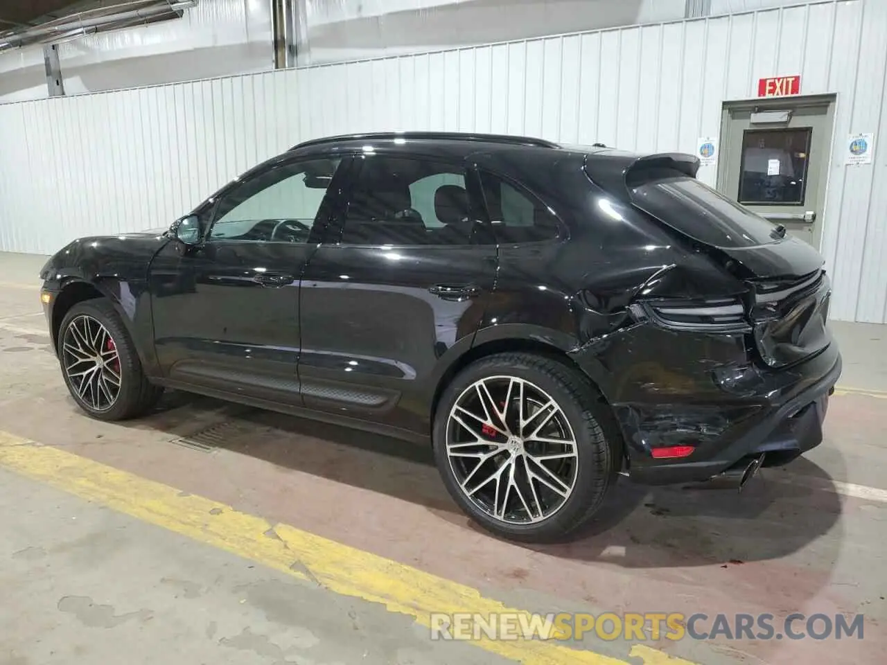 2 fotografías del automóvil dañado WP1AG2A52RLB39370 PORSCHE MACAN 2024