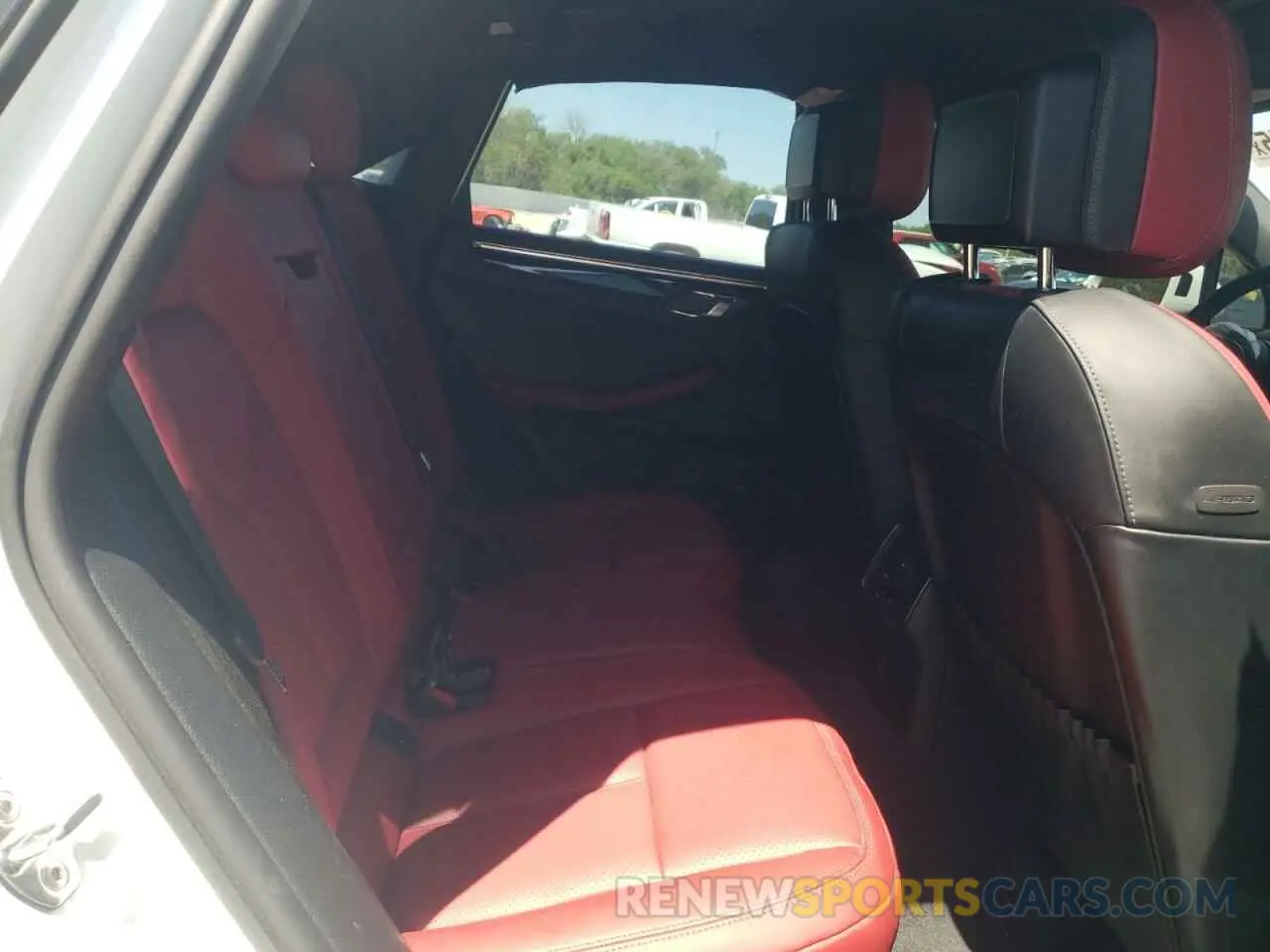 11 fotografías del automóvil dañado WP1AG2A53RLB35246 PORSCHE MACAN 2024