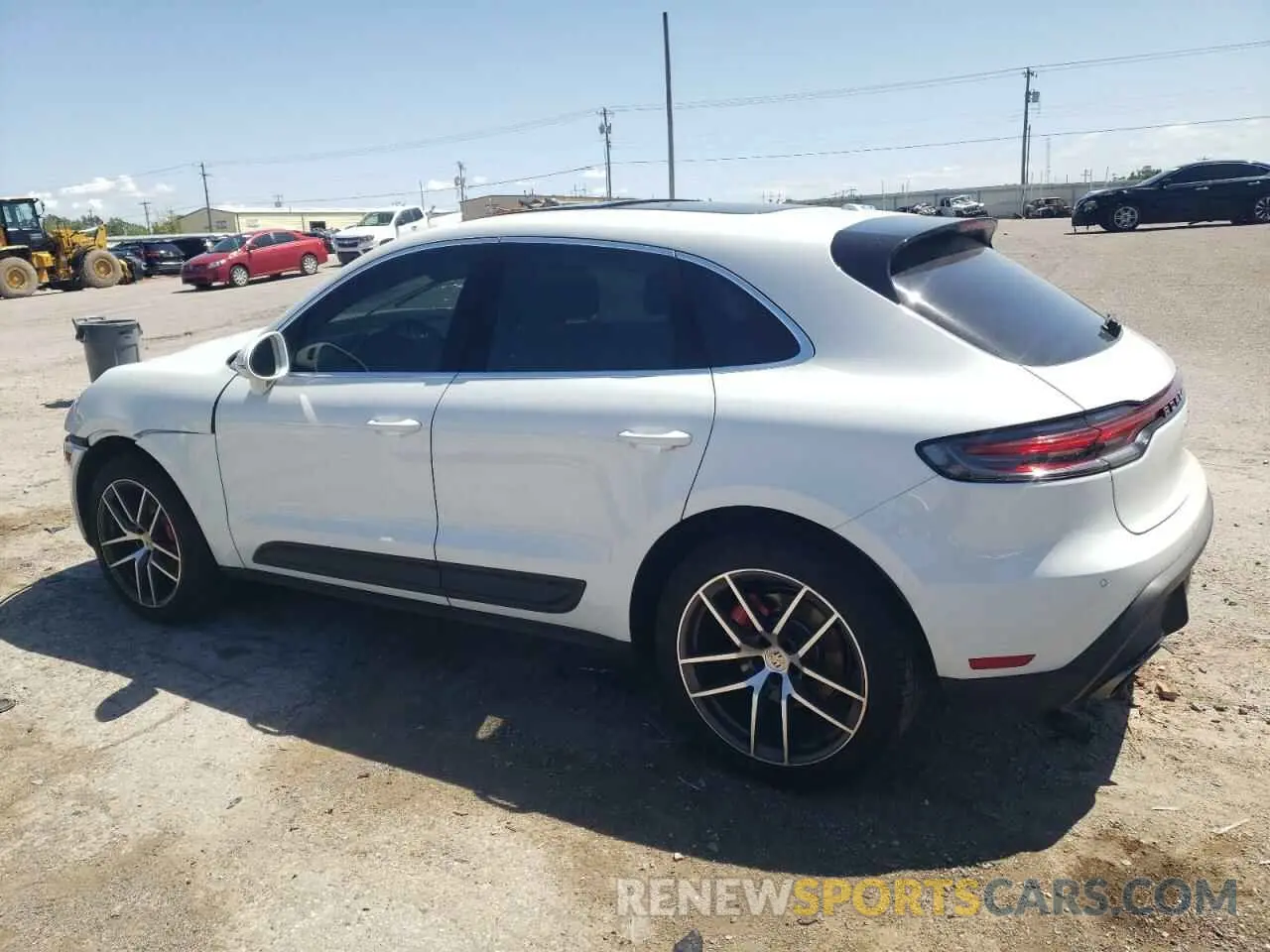 2 fotografías del automóvil dañado WP1AG2A53RLB35246 PORSCHE MACAN 2024