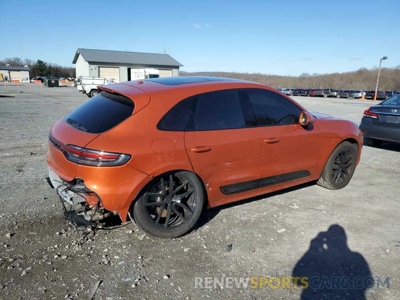 3 fotografías del automóvil dañado WP1AG2A59RLB36143 PORSCHE MACAN 2024