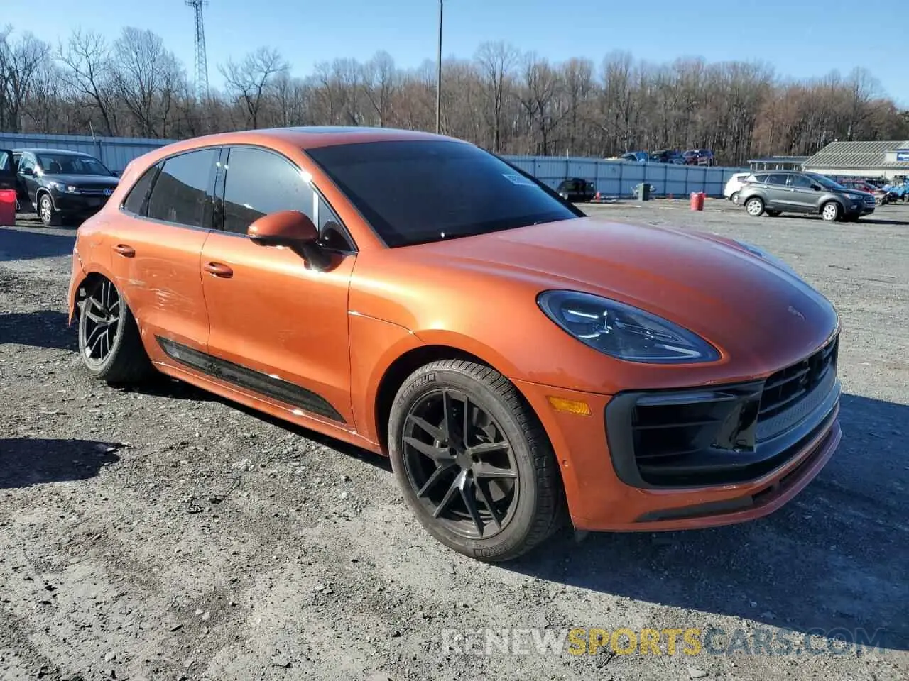 4 fotografías del automóvil dañado WP1AG2A59RLB36143 PORSCHE MACAN 2024