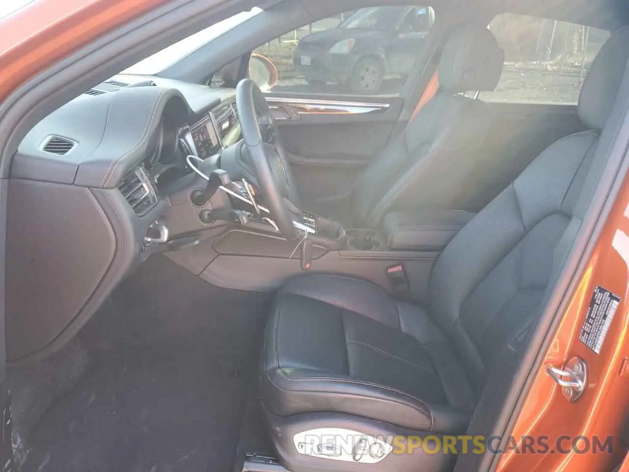 7 fotografías del automóvil dañado WP1AG2A59RLB36143 PORSCHE MACAN 2024
