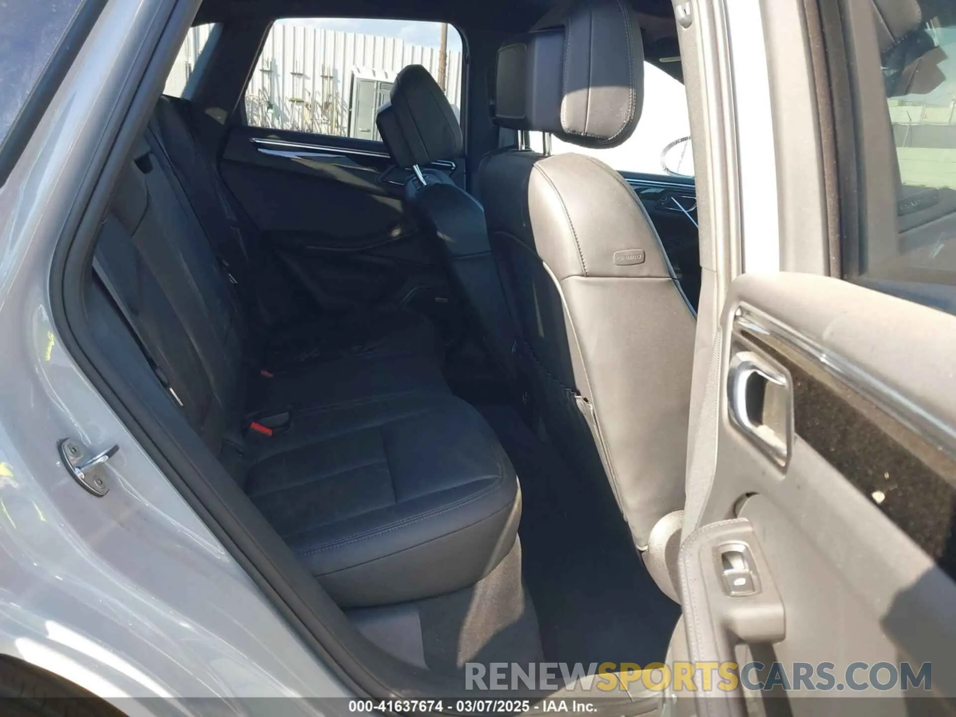 8 fotografías del automóvil dañado WP1AA2A57SLB01477 PORSCHE MACAN 2025