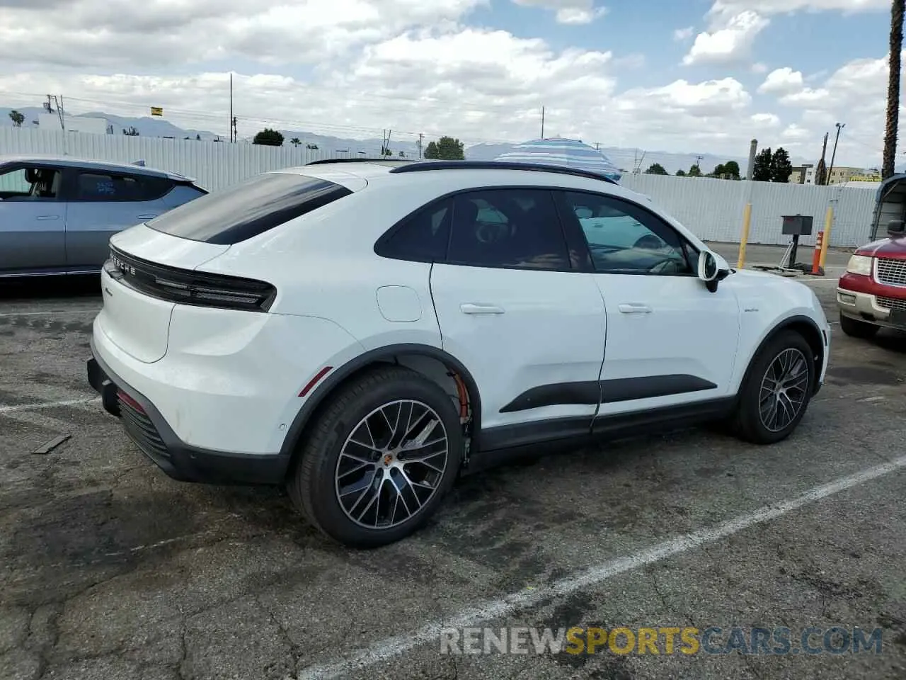 3 fotografías del automóvil dañado WP1AD2XA5SL075311 PORSCHE MACAN 2025