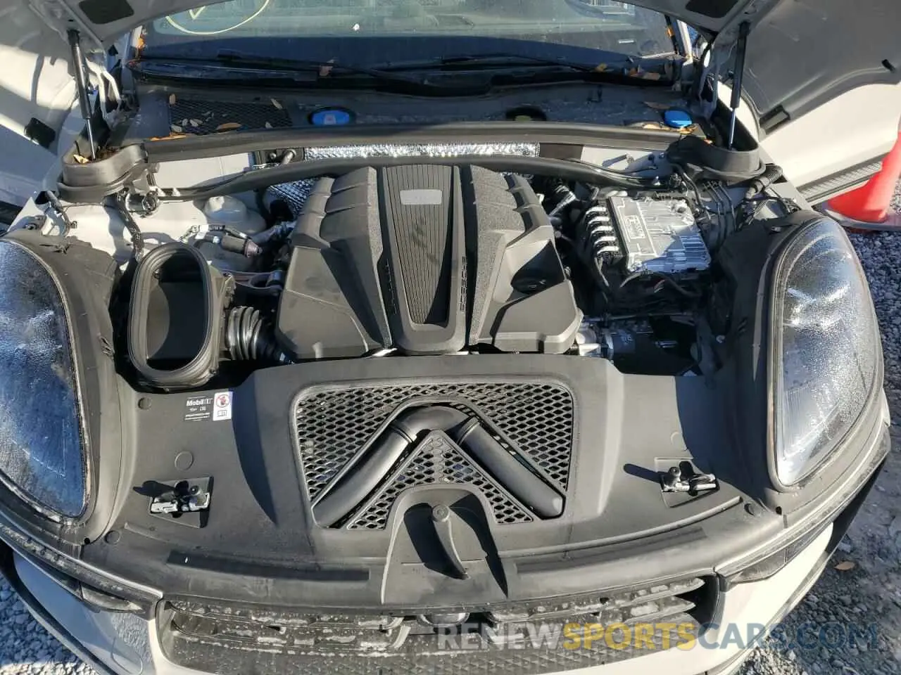 12 fotografías del automóvil dañado WP1AG2A5XSLB41700 PORSCHE MACAN 2025