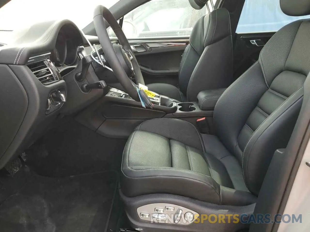 7 fotografías del automóvil dañado WP1AG2A5XSLB41700 PORSCHE MACAN 2025