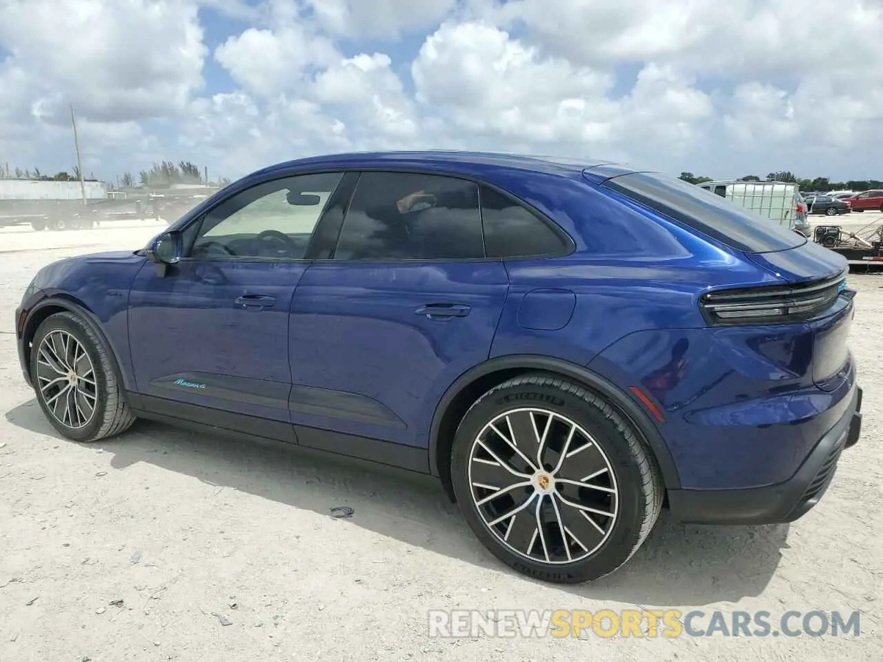 2 fotografías del automóvil dañado WP1AA2XA6SL000013 PORSCHE MACAN 4 2025