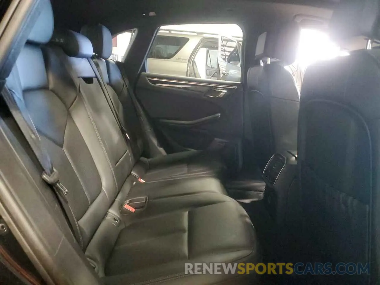 11 fotografías del automóvil dañado WP1AA2A50PLB15759 PORSCHE MACAN BASE 2023