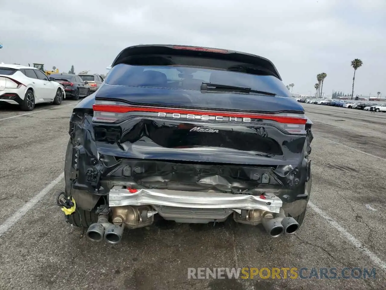 6 fotografías del automóvil dañado WP1AA2A50PLB16555 PORSCHE MACAN BASE 2023