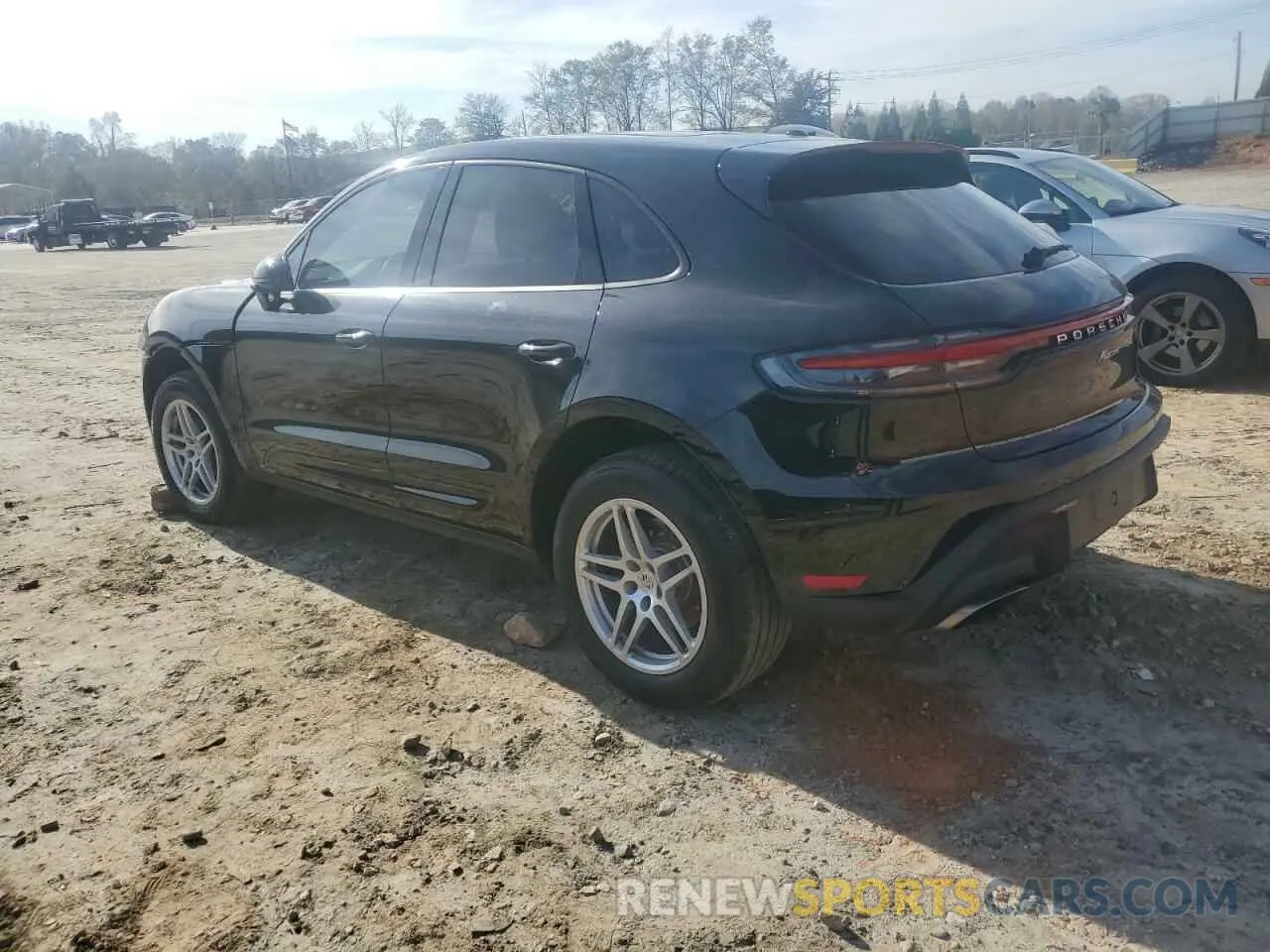 2 fotografías del automóvil dañado WP1AA2A51PLB15088 PORSCHE MACAN BASE 2023