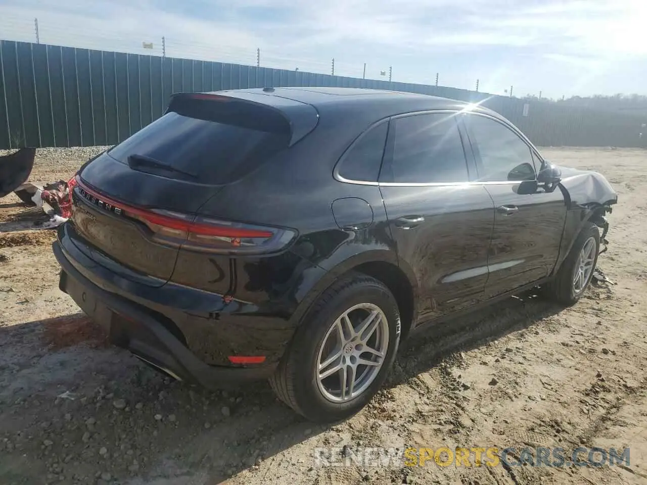3 fotografías del automóvil dañado WP1AA2A51PLB15088 PORSCHE MACAN BASE 2023