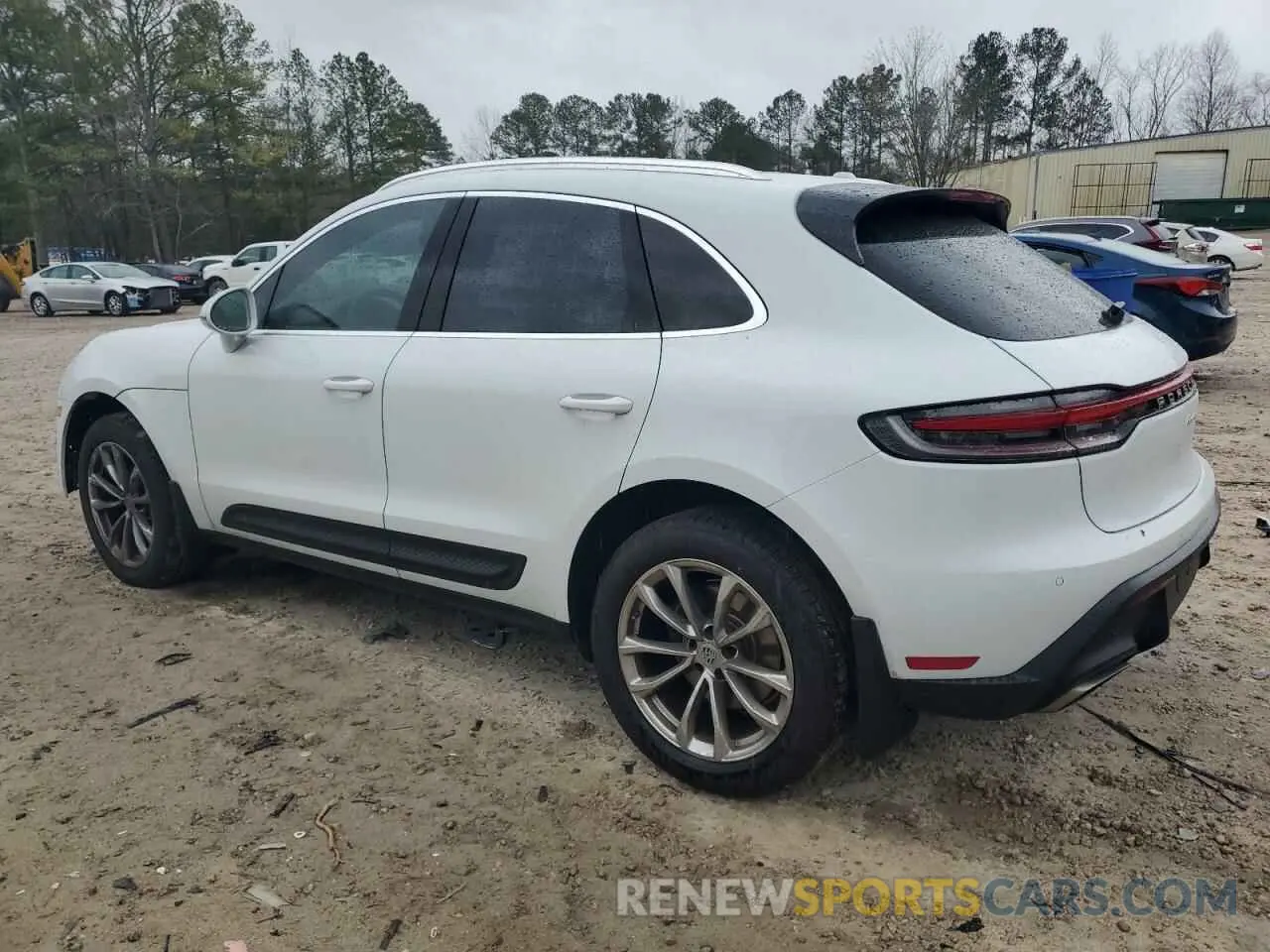 2 fotografías del automóvil dañado WP1AA2A51PLB17326 PORSCHE MACAN BASE 2023