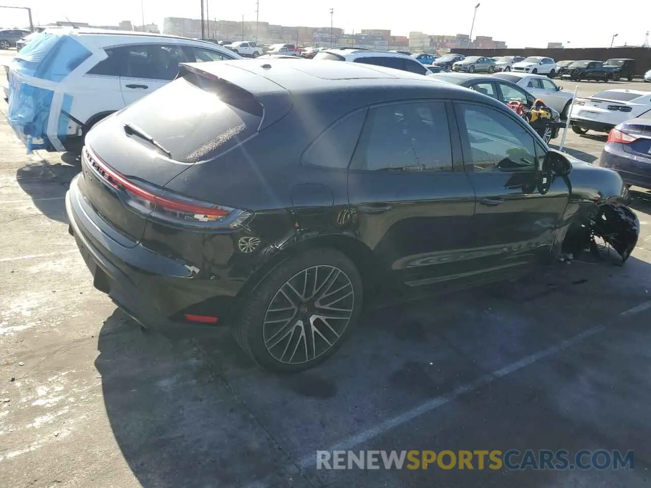 3 fotografías del automóvil dañado WP1AA2A51PLB21313 PORSCHE MACAN BASE 2023
