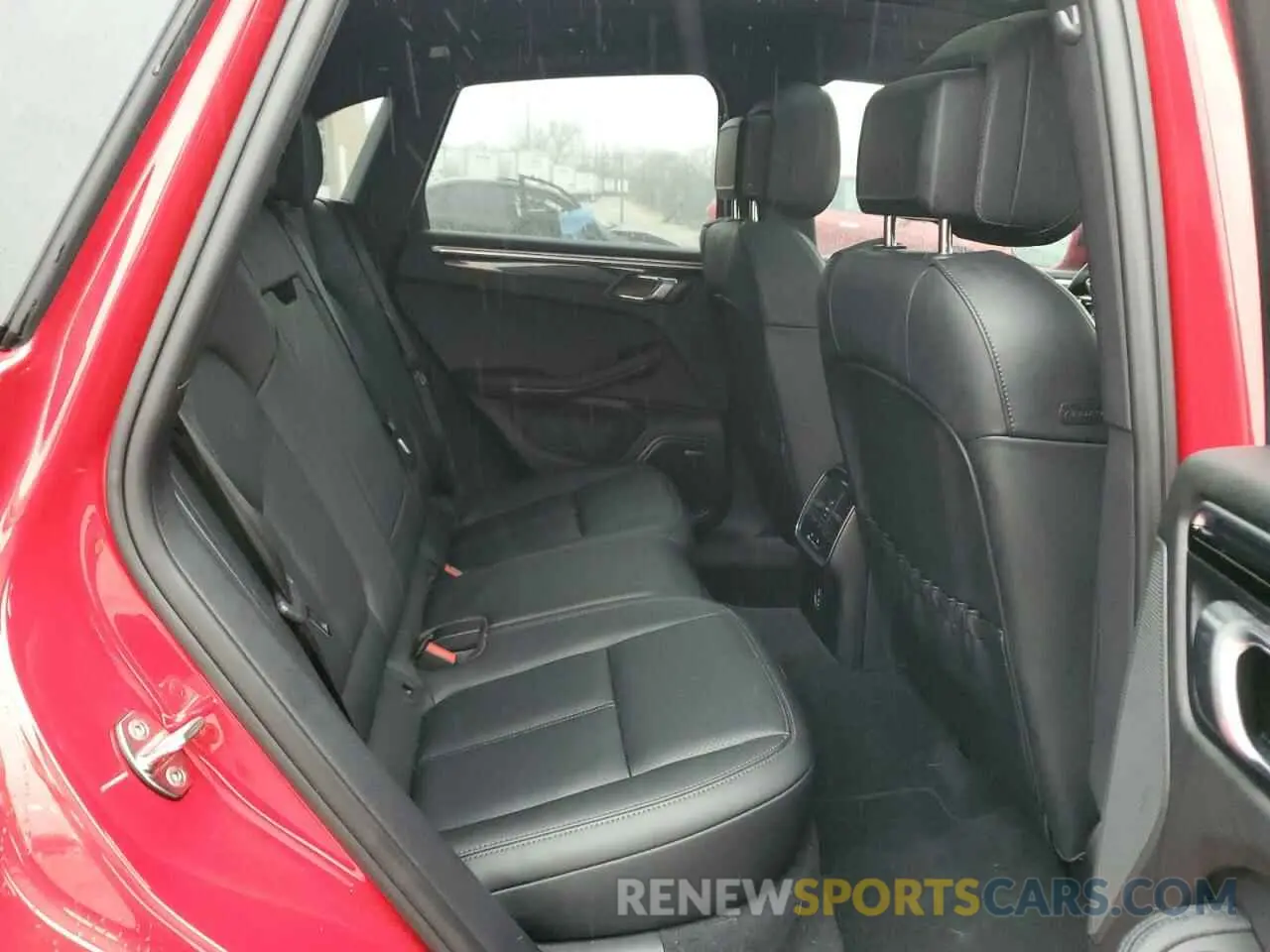 11 fotografías del automóvil dañado WP1AA2A52PLB17254 PORSCHE MACAN BASE 2023