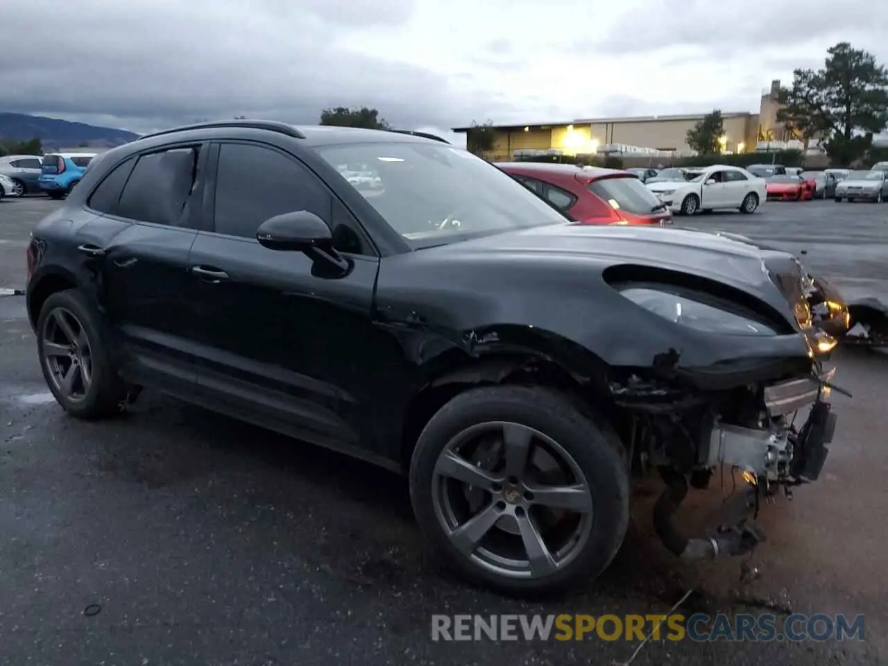 4 fotografías del automóvil dañado WP1AA2A53PLB19840 PORSCHE MACAN BASE 2023
