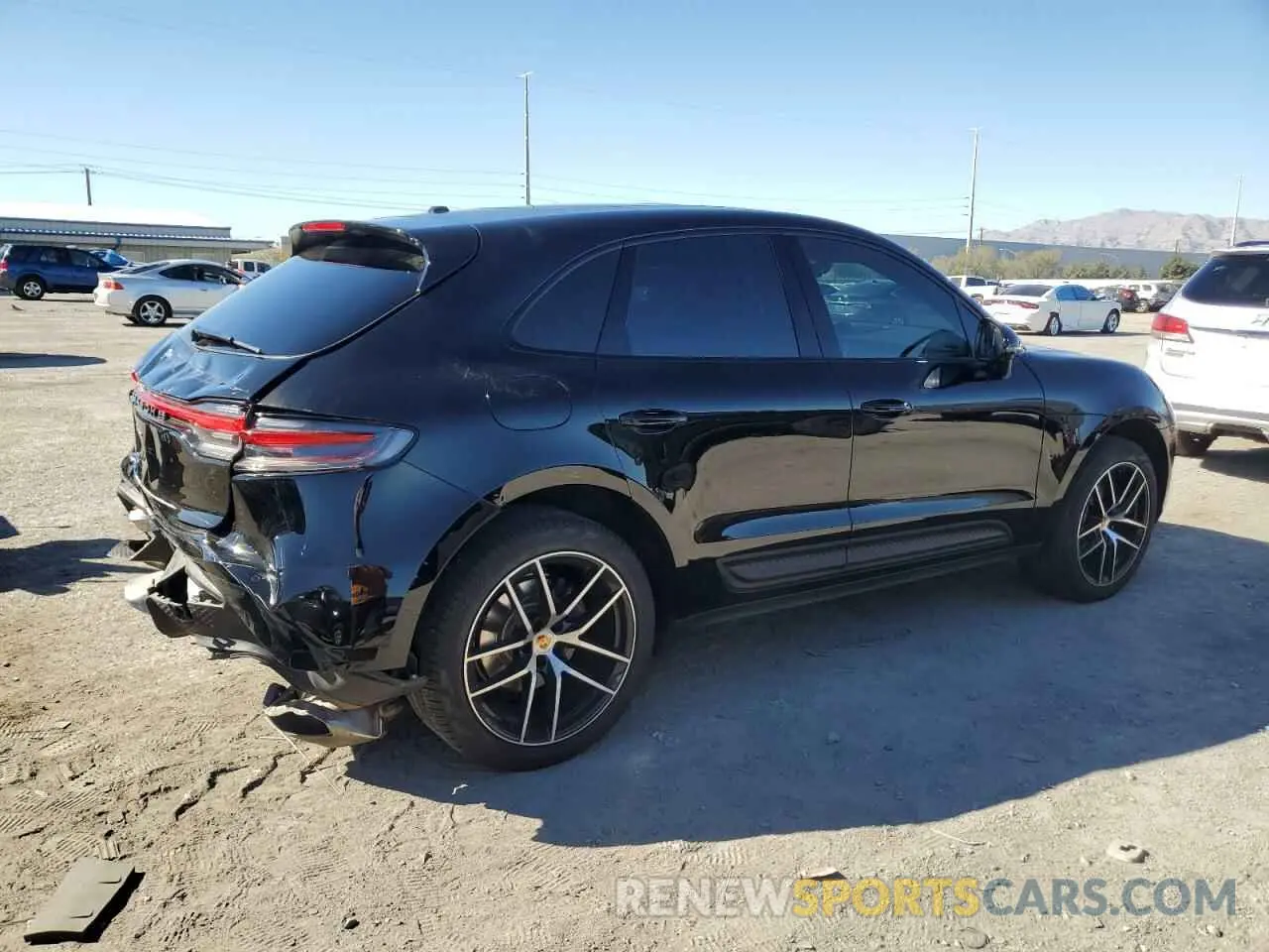 3 fotografías del automóvil dañado WP1AA2A54PLB15442 PORSCHE MACAN BASE 2023
