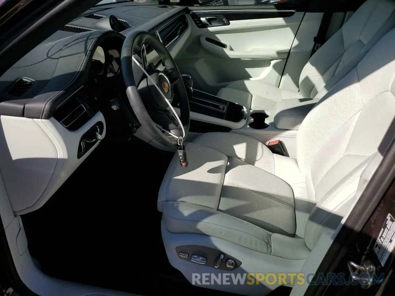 7 fotografías del automóvil dañado WP1AA2A54PLB15893 PORSCHE MACAN BASE 2023