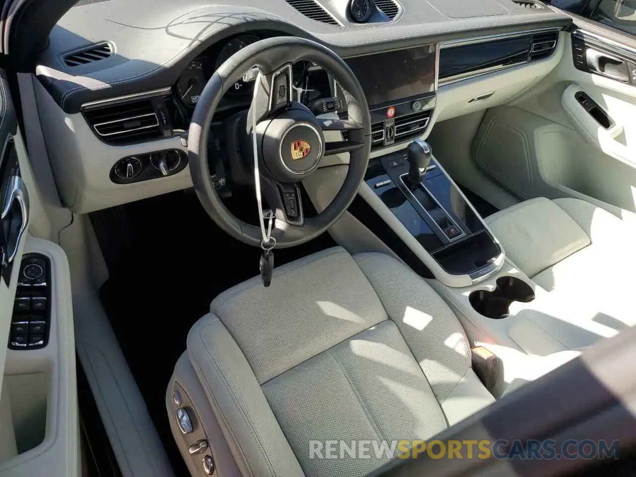 8 fotografías del automóvil dañado WP1AA2A54PLB15893 PORSCHE MACAN BASE 2023