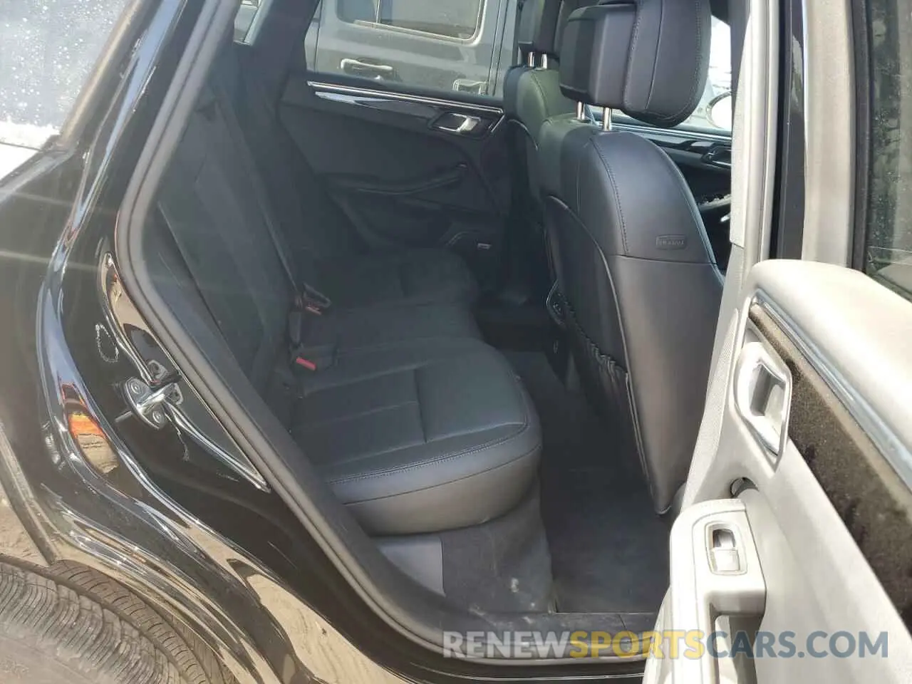 10 fotografías del automóvil dañado WP1AA2A55PLB04899 PORSCHE MACAN BASE 2023
