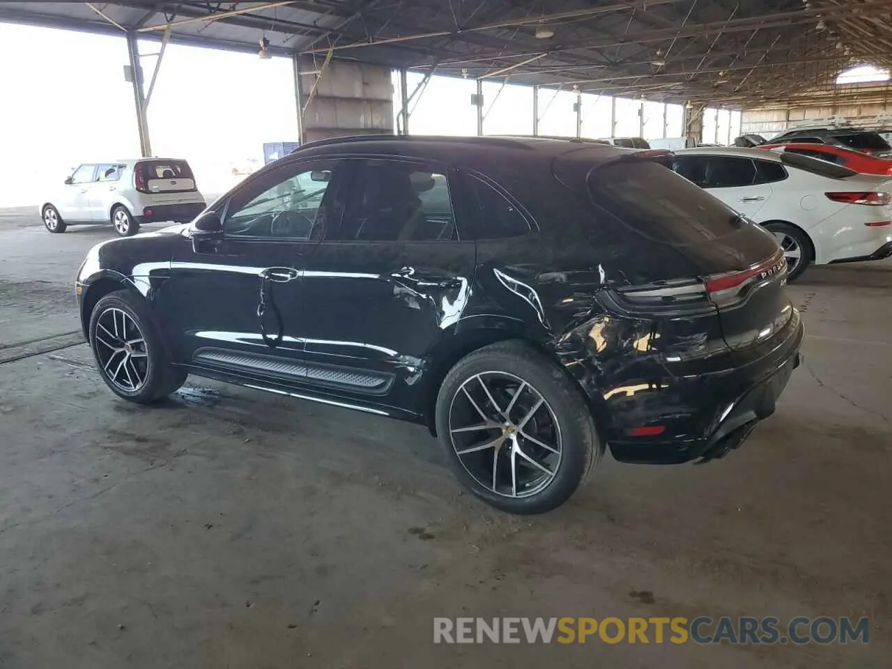 2 fotografías del automóvil dañado WP1AA2A55PLB04899 PORSCHE MACAN BASE 2023