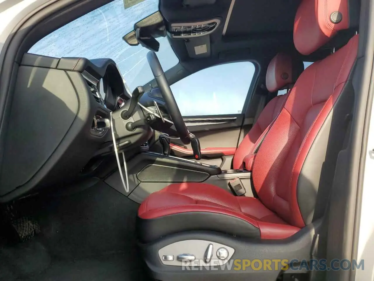 7 fotografías del automóvil dañado WP1AA2A57PLB07657 PORSCHE MACAN BASE 2023