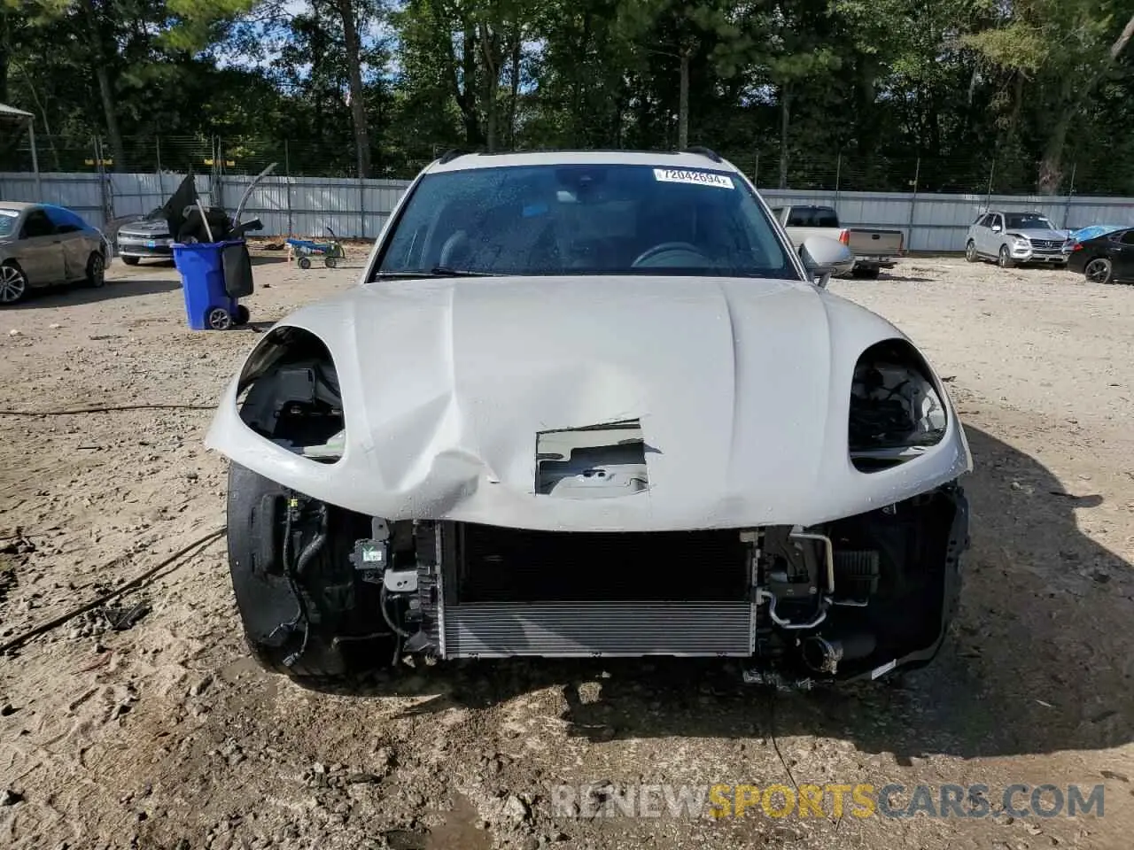 5 fotografías del automóvil dañado WP1AA2A57PLB10221 PORSCHE MACAN BASE 2023