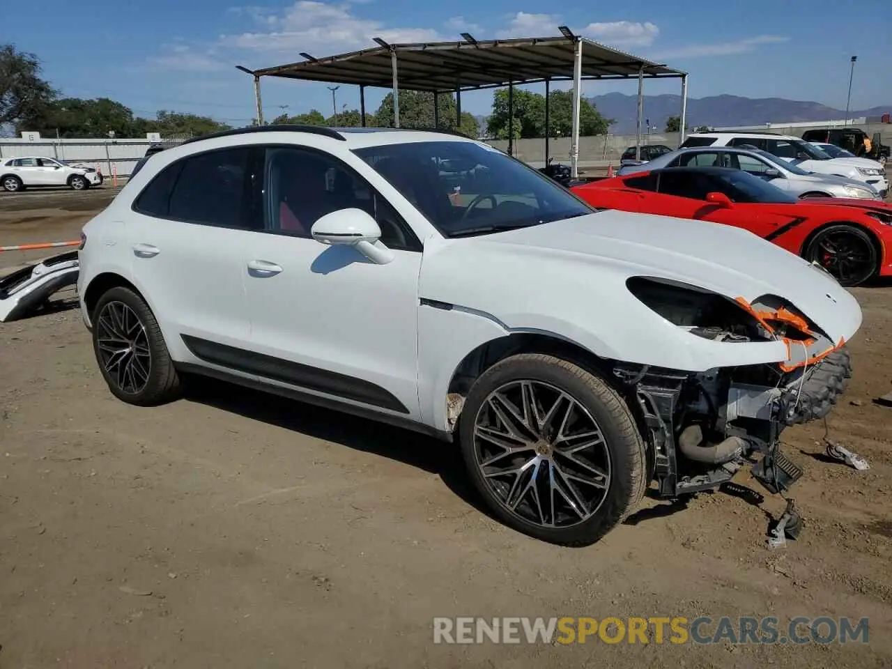 4 fotografías del automóvil dañado WP1AA2A57PLB18710 PORSCHE MACAN BASE 2023