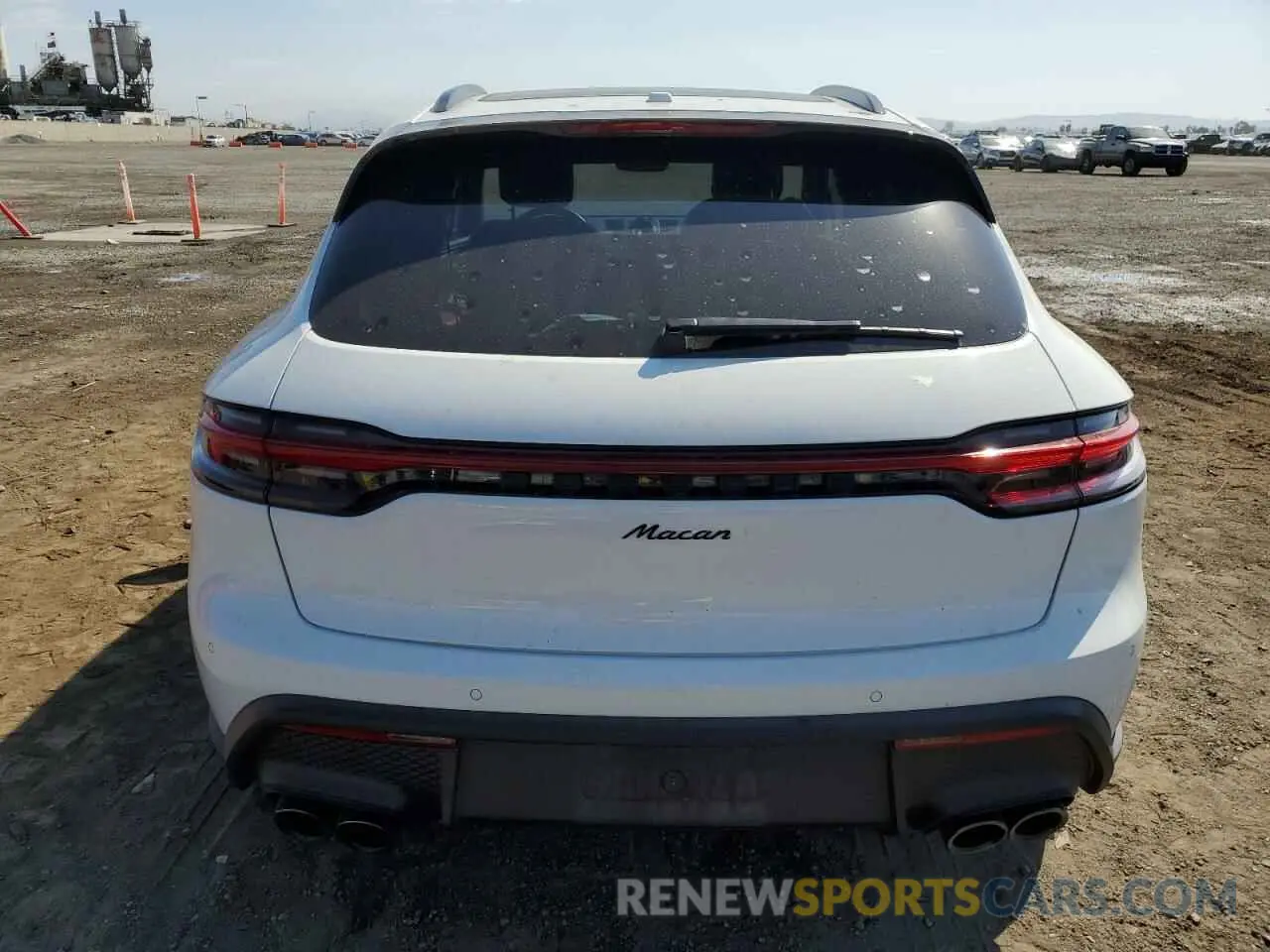 6 fotografías del automóvil dañado WP1AA2A57PLB18710 PORSCHE MACAN BASE 2023