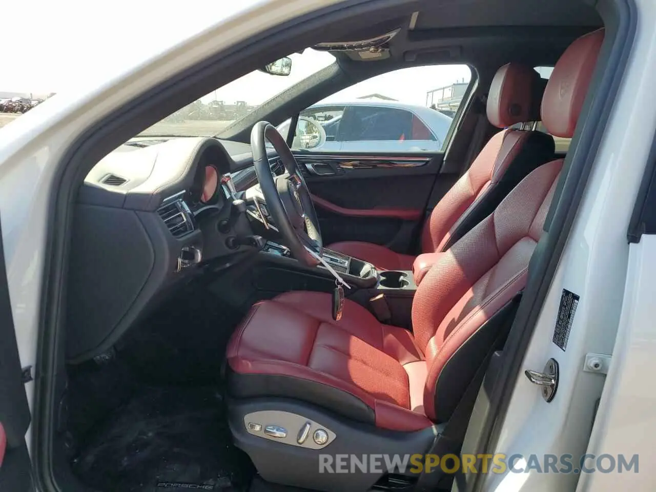 7 fotografías del automóvil dañado WP1AA2A57PLB18710 PORSCHE MACAN BASE 2023