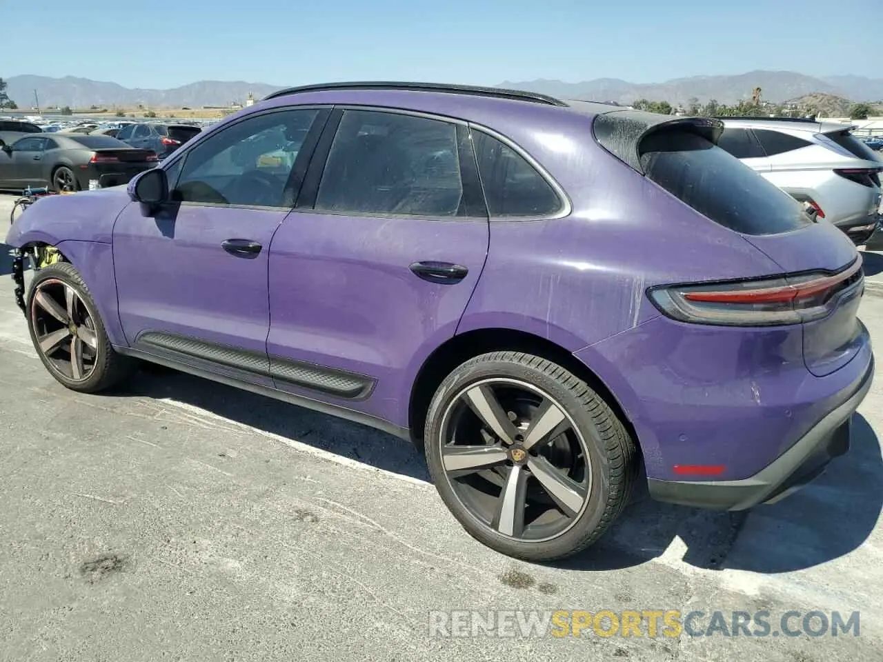 2 fotografías del automóvil dañado WP1AA2A58PLB08235 PORSCHE MACAN BASE 2023