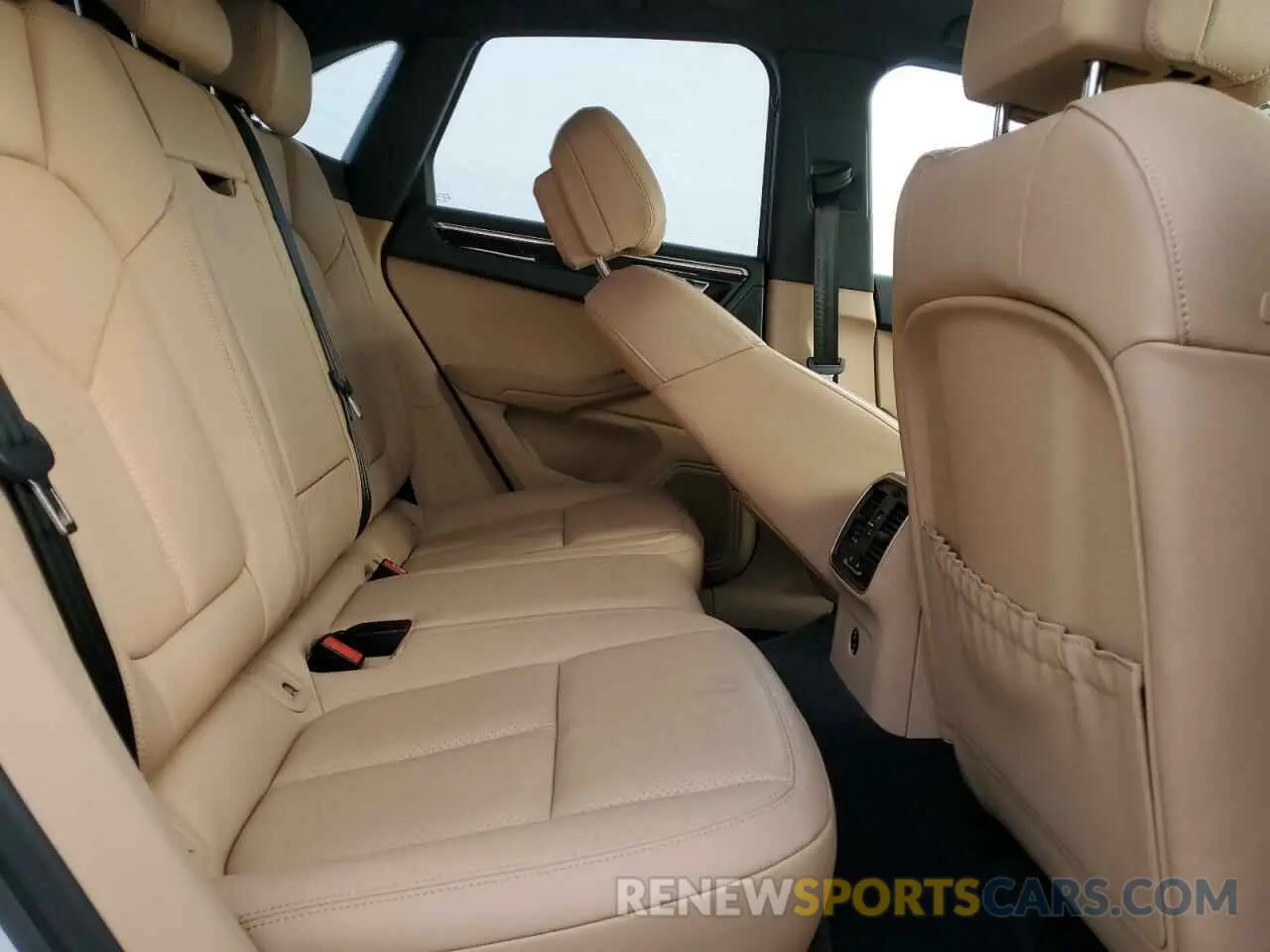 11 fotografías del automóvil dañado WP1AA2A58PLB10616 PORSCHE MACAN BASE 2023