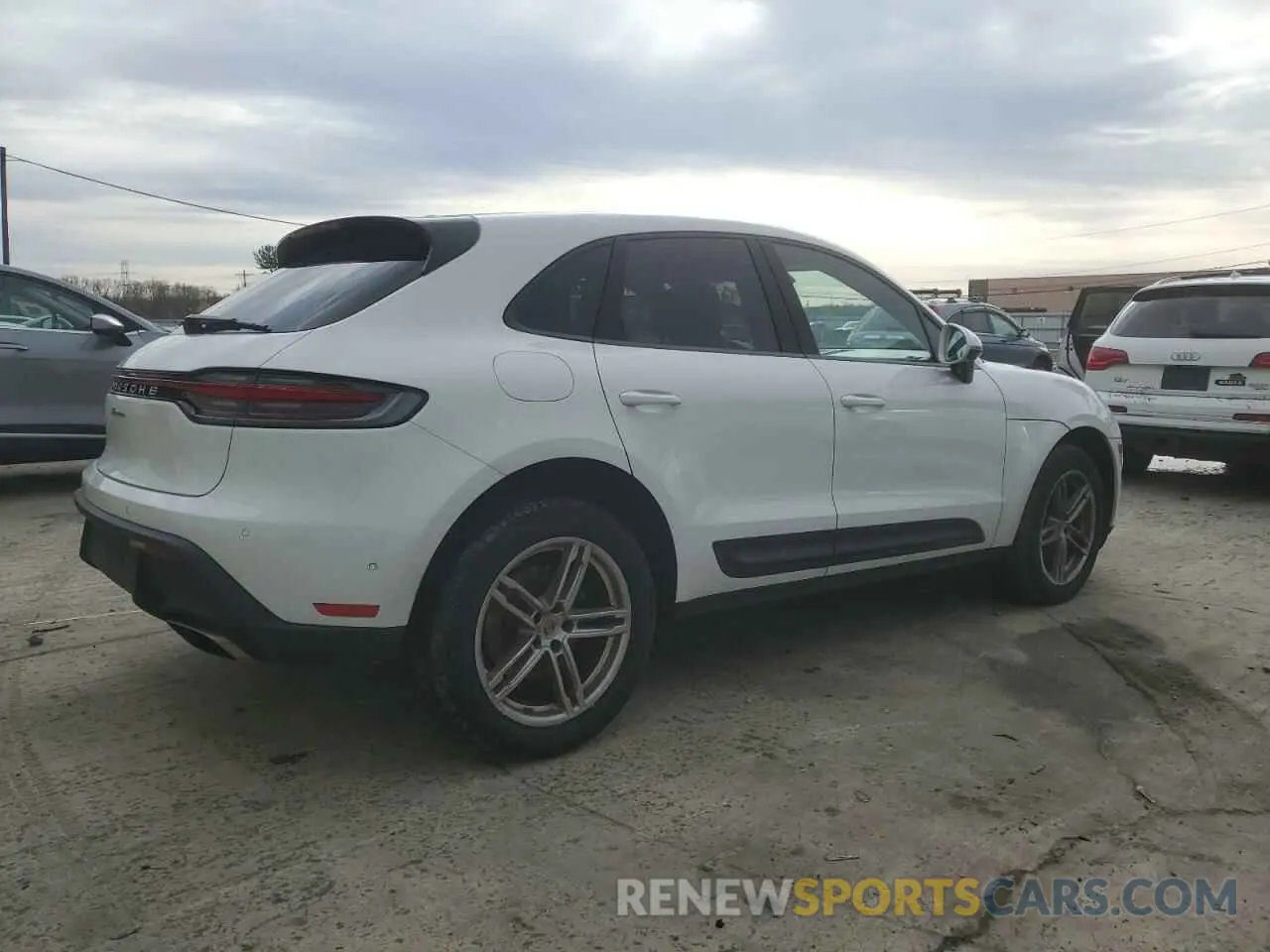 3 fotografías del automóvil dañado WP1AA2A59PLB11919 PORSCHE MACAN BASE 2023