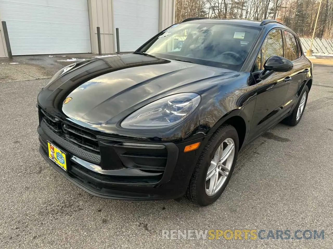 2 fotografías del automóvil dañado WP1AA2A59PLB12875 PORSCHE MACAN BASE 2023