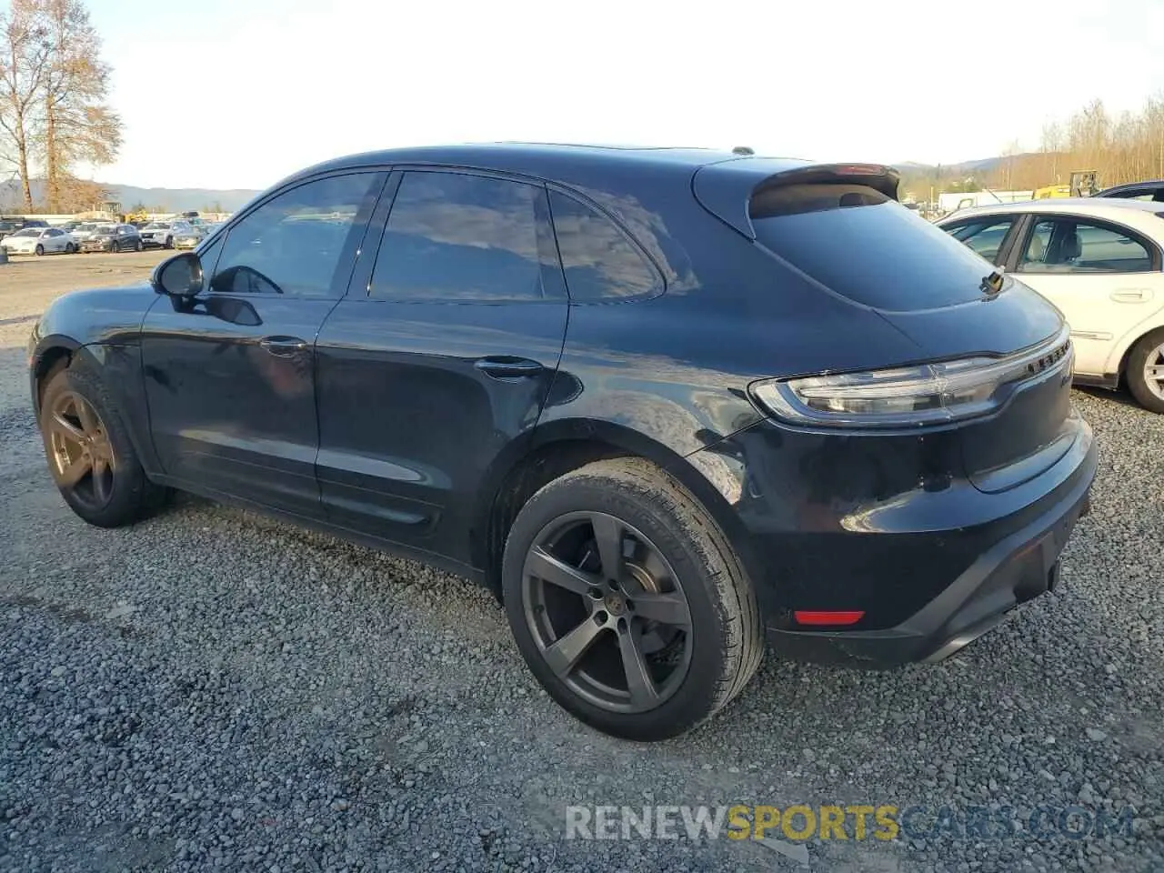 2 fotografías del automóvil dañado WP1AA2A59PLB19003 PORSCHE MACAN BASE 2023