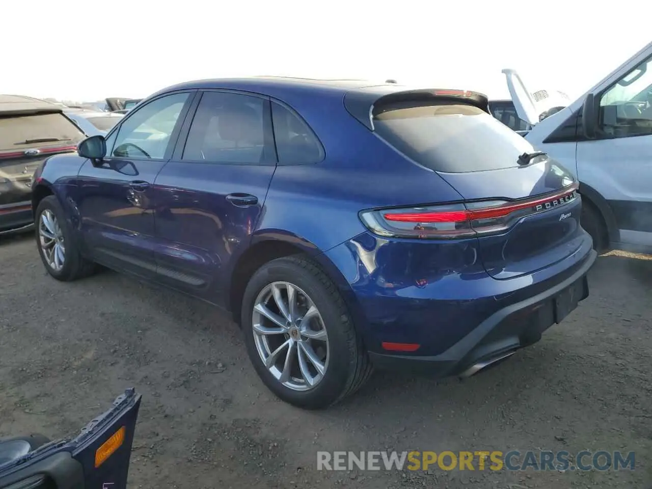 2 fotografías del automóvil dañado WP1AA2A59PLB21074 PORSCHE MACAN BASE 2023
