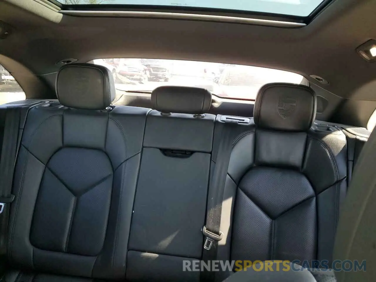 10 fotografías del automóvil dañado WP1AA2A5XPLB05563 PORSCHE MACAN BASE 2023