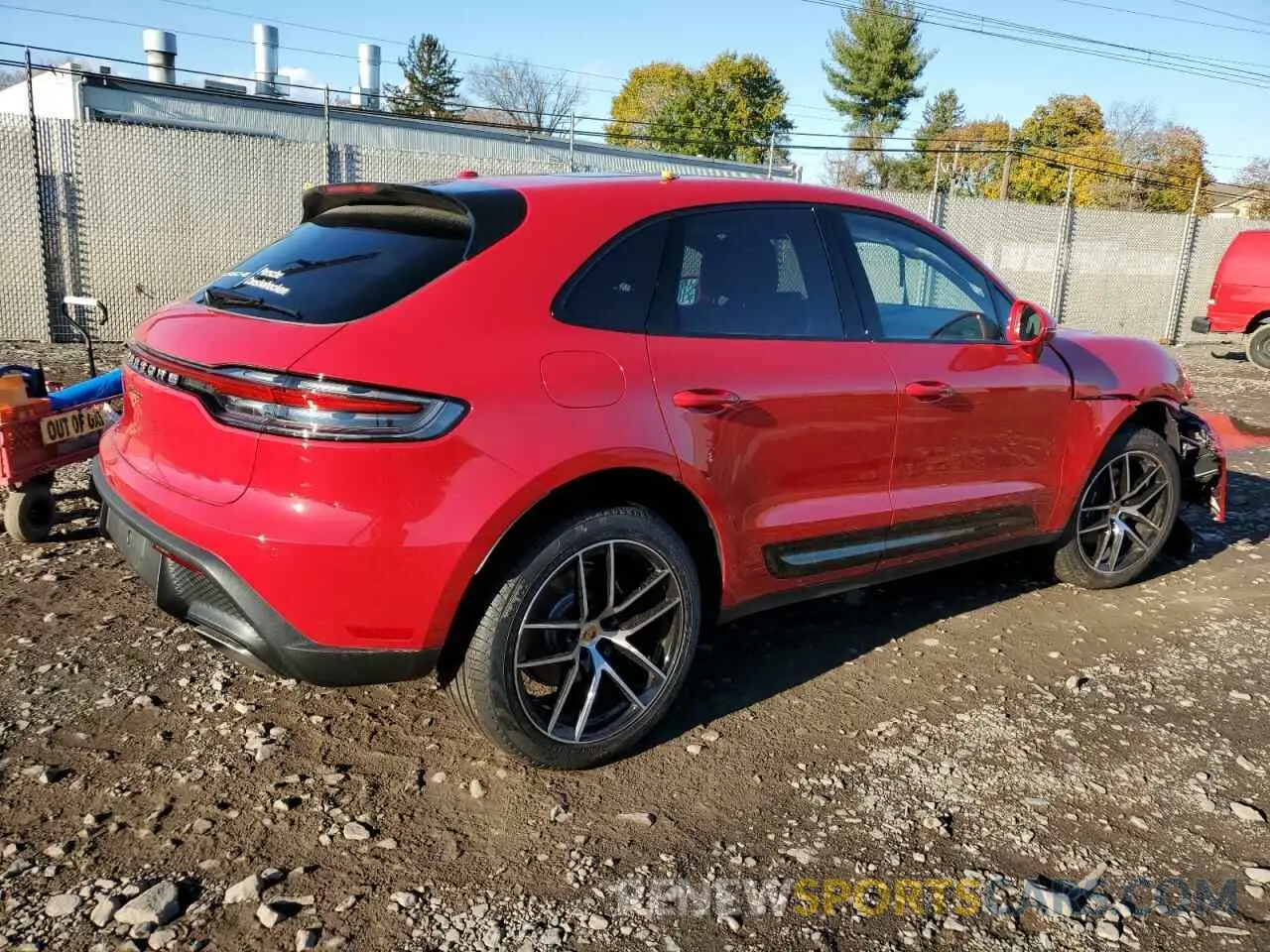 3 fotografías del automóvil dañado WP1AA2A50RLB17367 PORSCHE MACAN BASE 2024