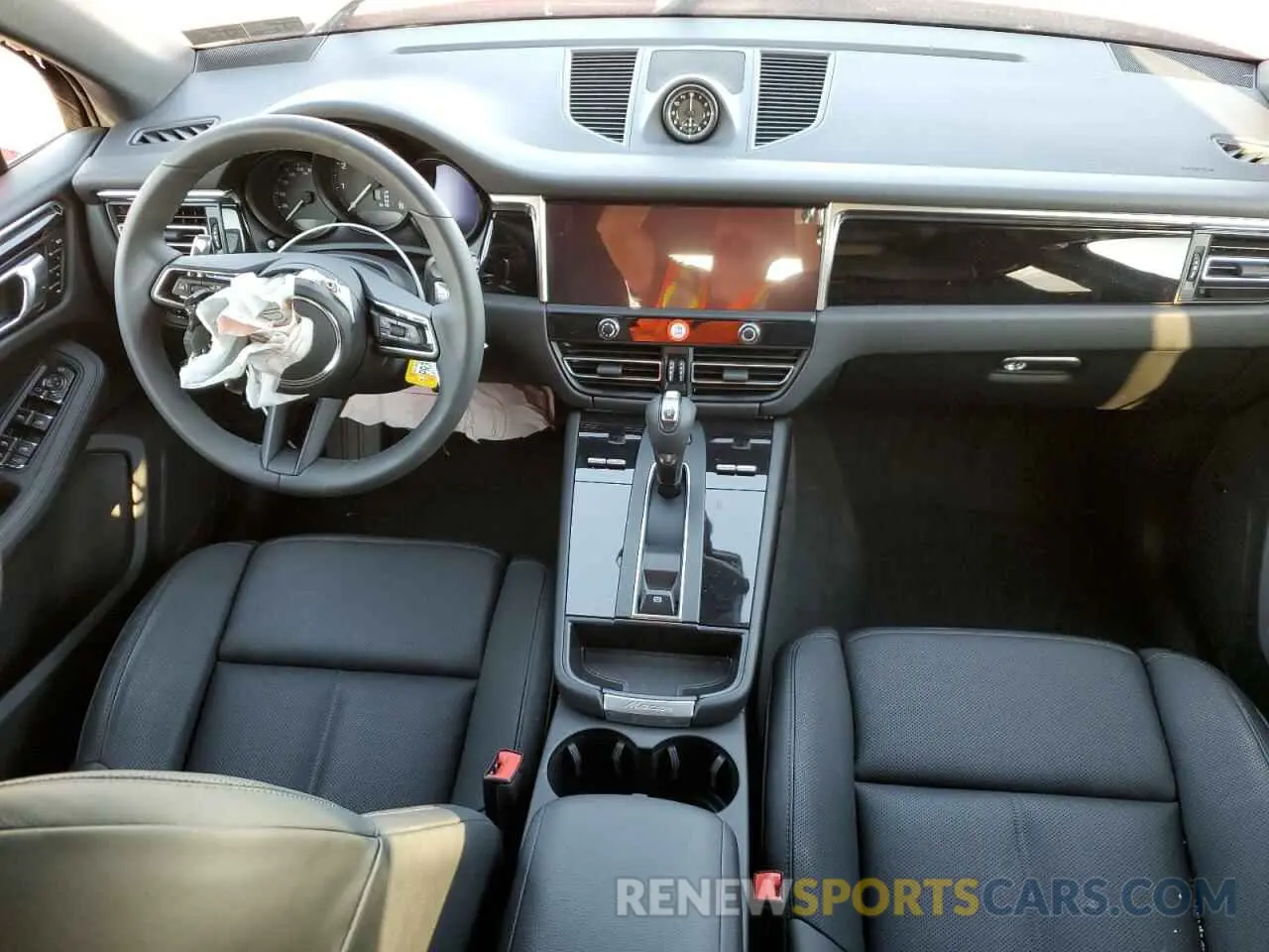8 fotografías del automóvil dañado WP1AA2A50RLB17367 PORSCHE MACAN BASE 2024