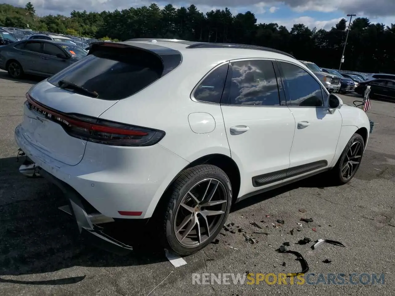 3 fotografías del automóvil dañado WP1AA2A51RLB20276 PORSCHE MACAN BASE 2024