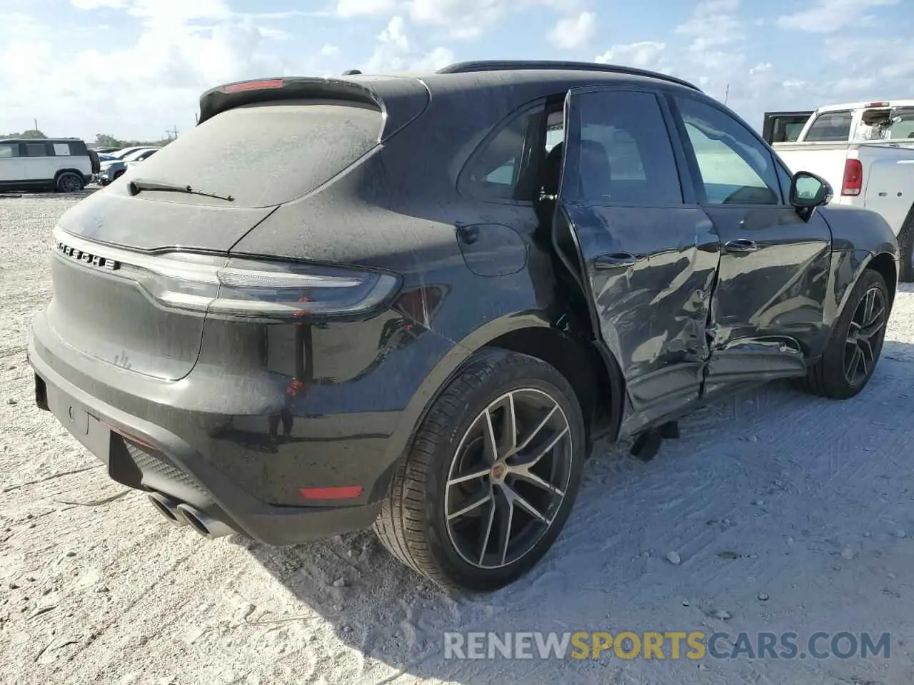 3 fotografías del automóvil dañado WP1AA2A52RLB05768 PORSCHE MACAN BASE 2024