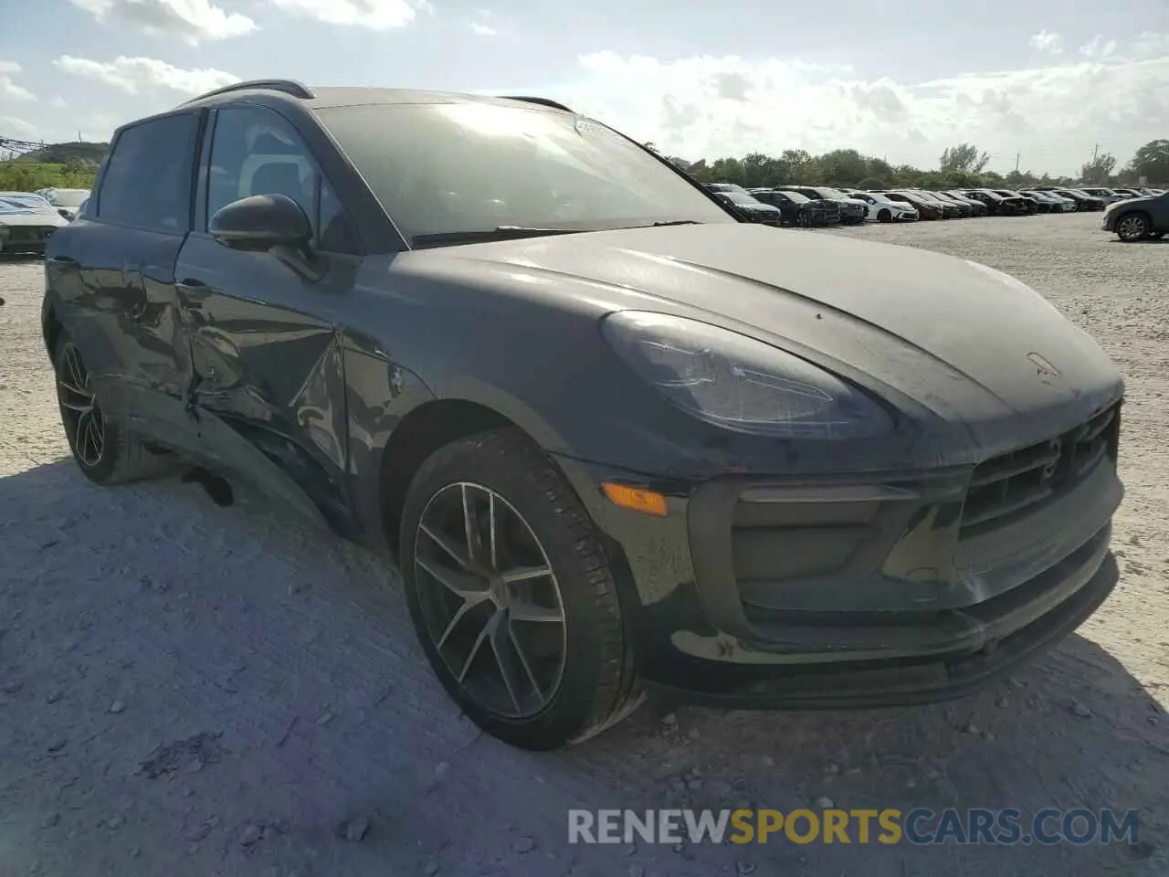 4 fotografías del automóvil dañado WP1AA2A52RLB05768 PORSCHE MACAN BASE 2024